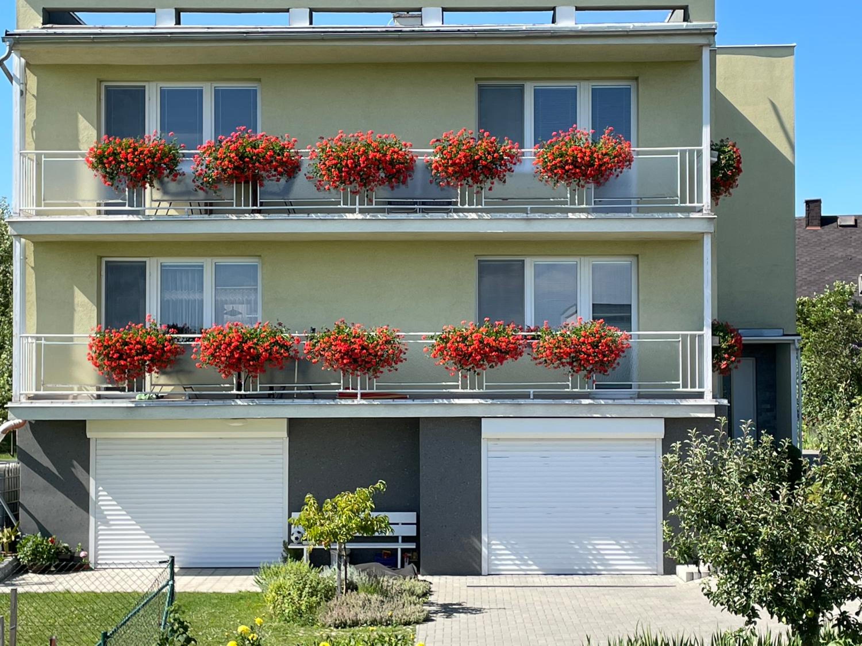 Two-Bedroom Apartment - Photo 2