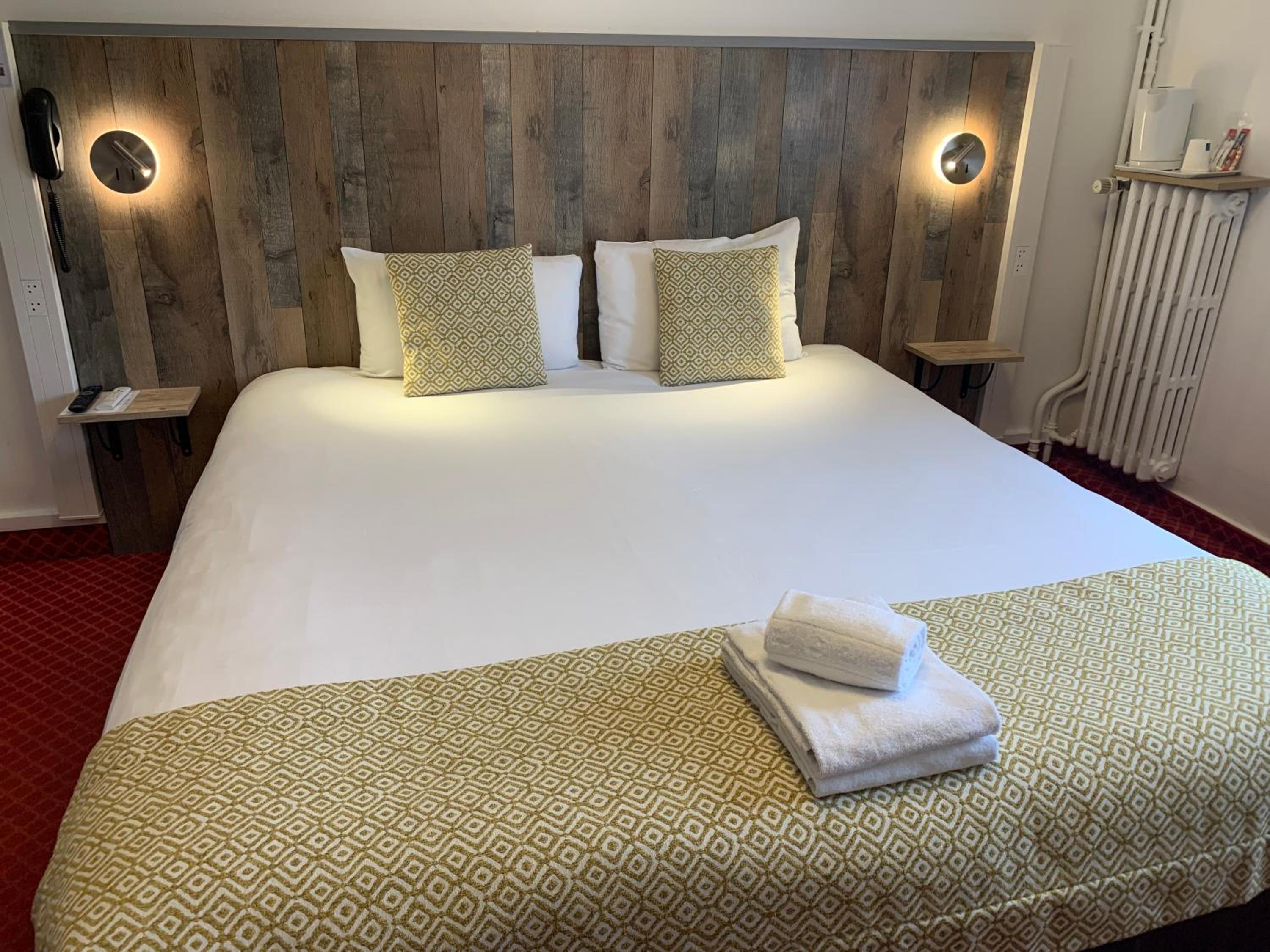 Double Room - Photo 16