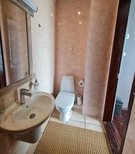 Double Room with Private Bathroom photo 3