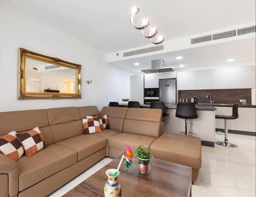Three-Bedroom Apartment photo 1