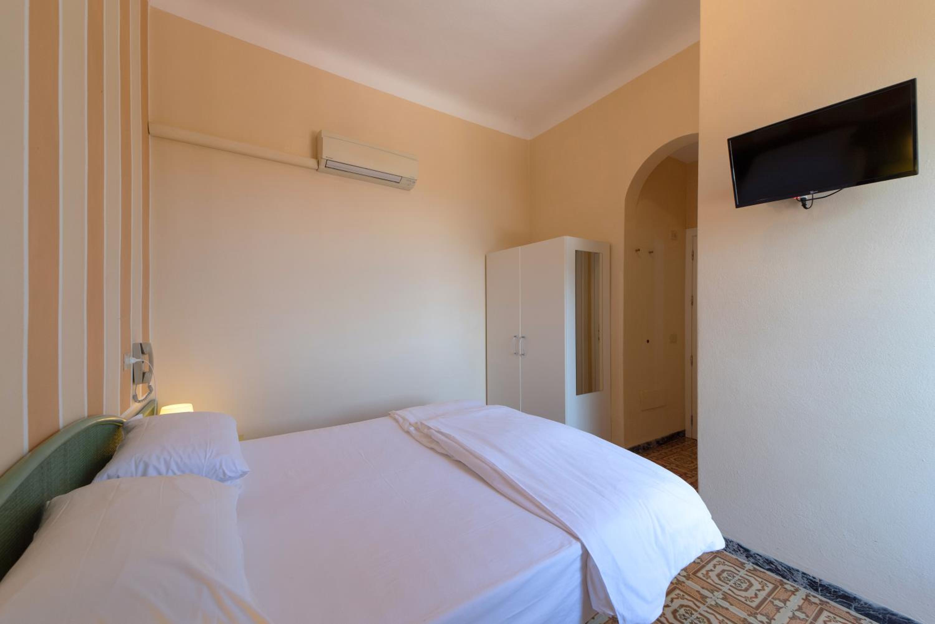 Superior Double or Twin Room with Sea View photo 2