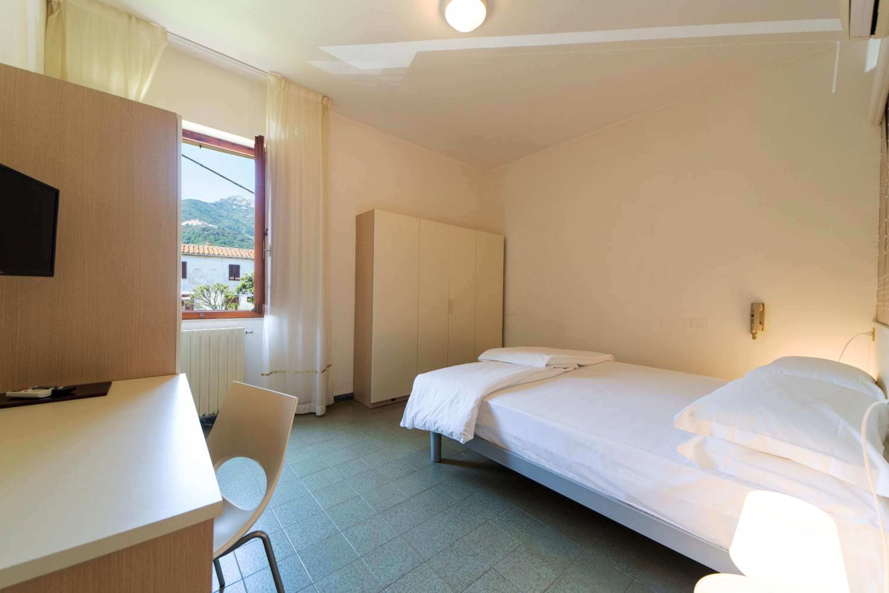 Quadruple Room - Photo 1