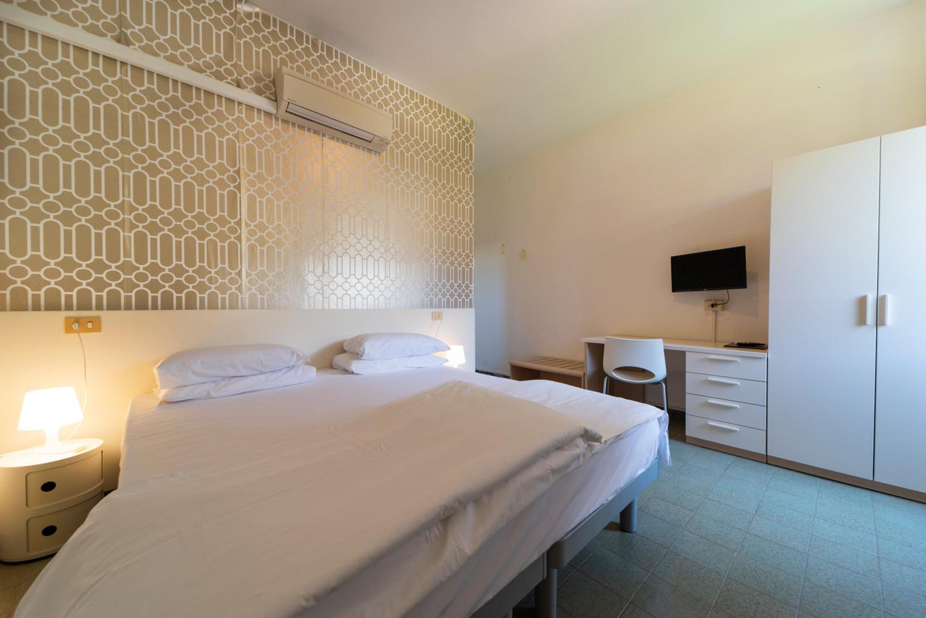 Quadruple Room - Photo 2