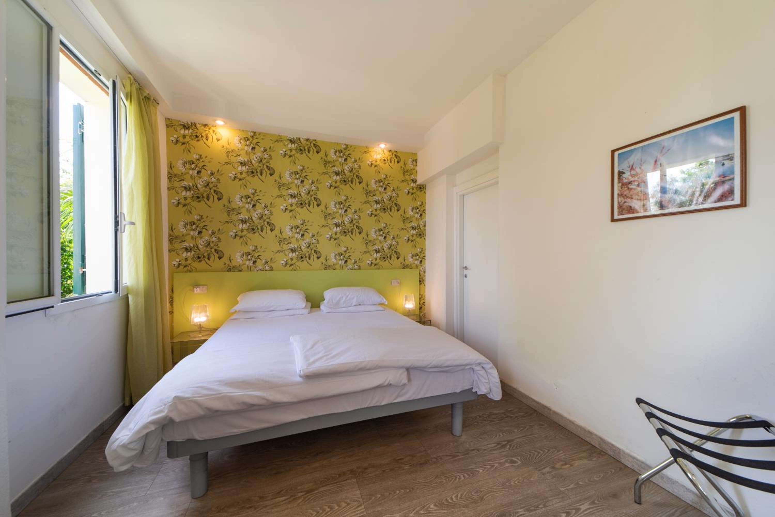 Superior Double or Twin Room - Photo 8