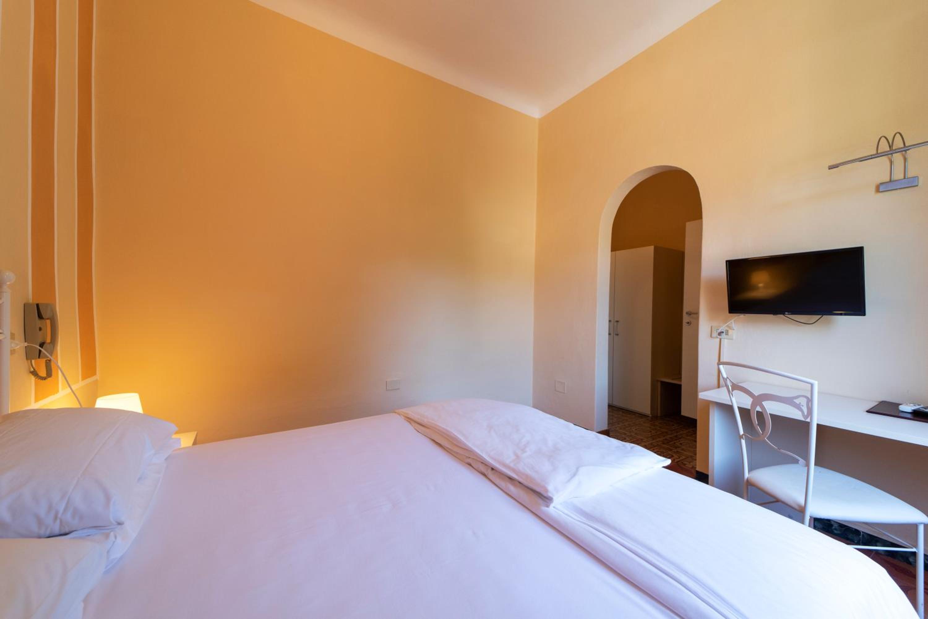 Superior Double or Twin Room - Photo 3