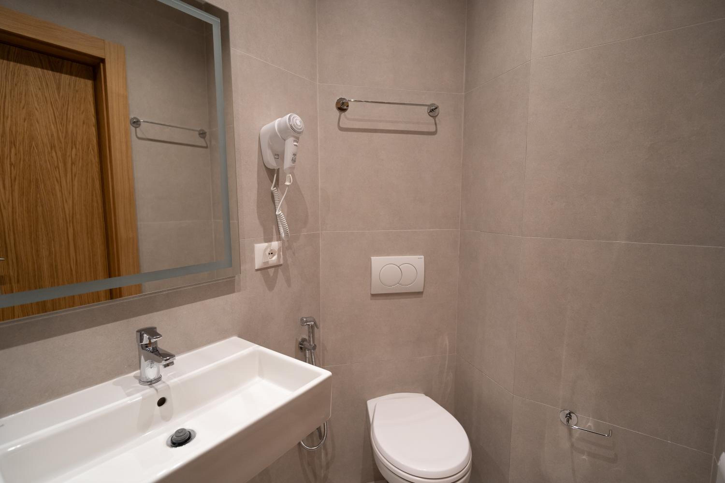 Double or Twin Room photo 3