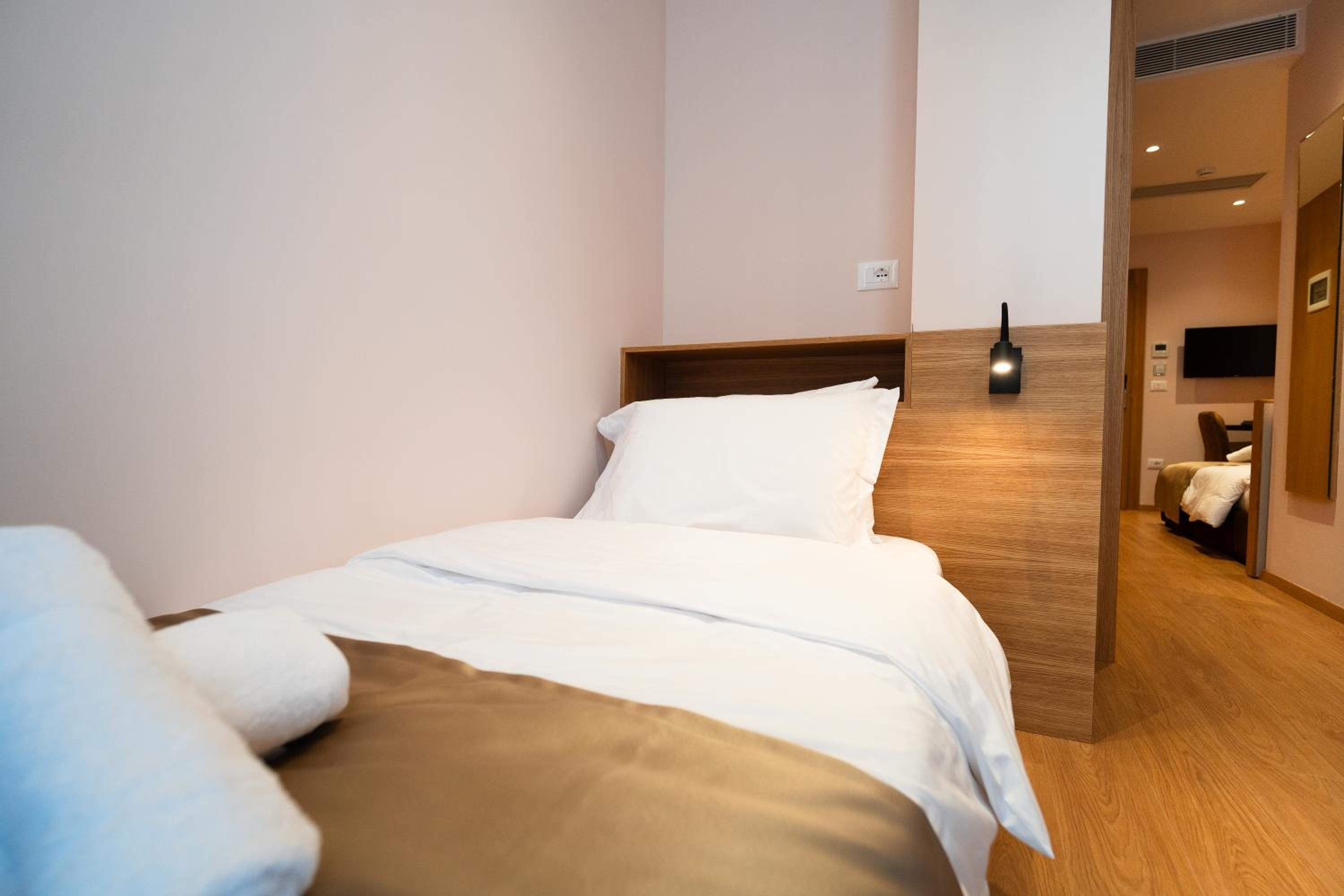 Double or Twin Room photo 2