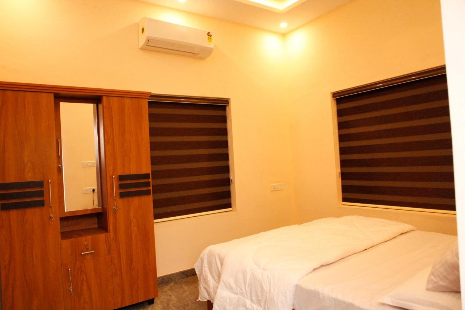 Double Room With Private Bathroom photo 1