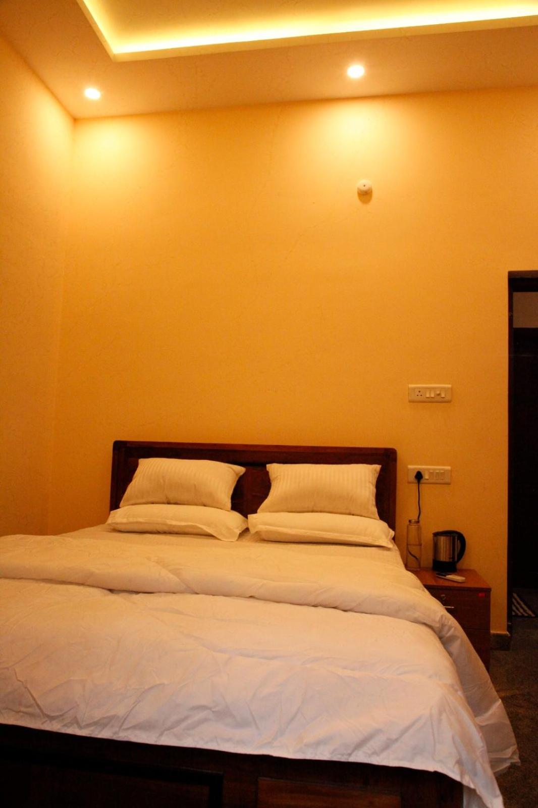 Double Room With Private Bathroom photo 2