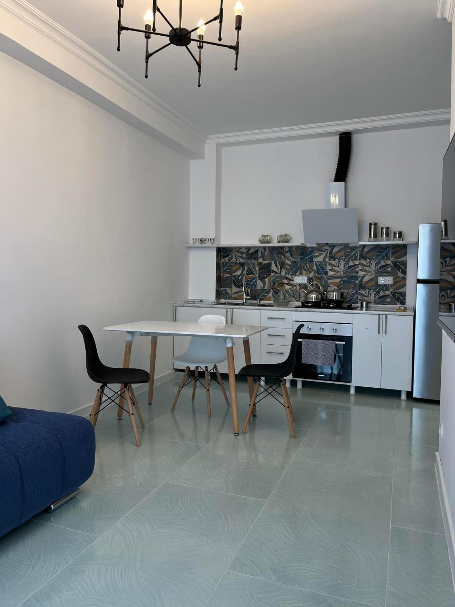 Apartment photo 2