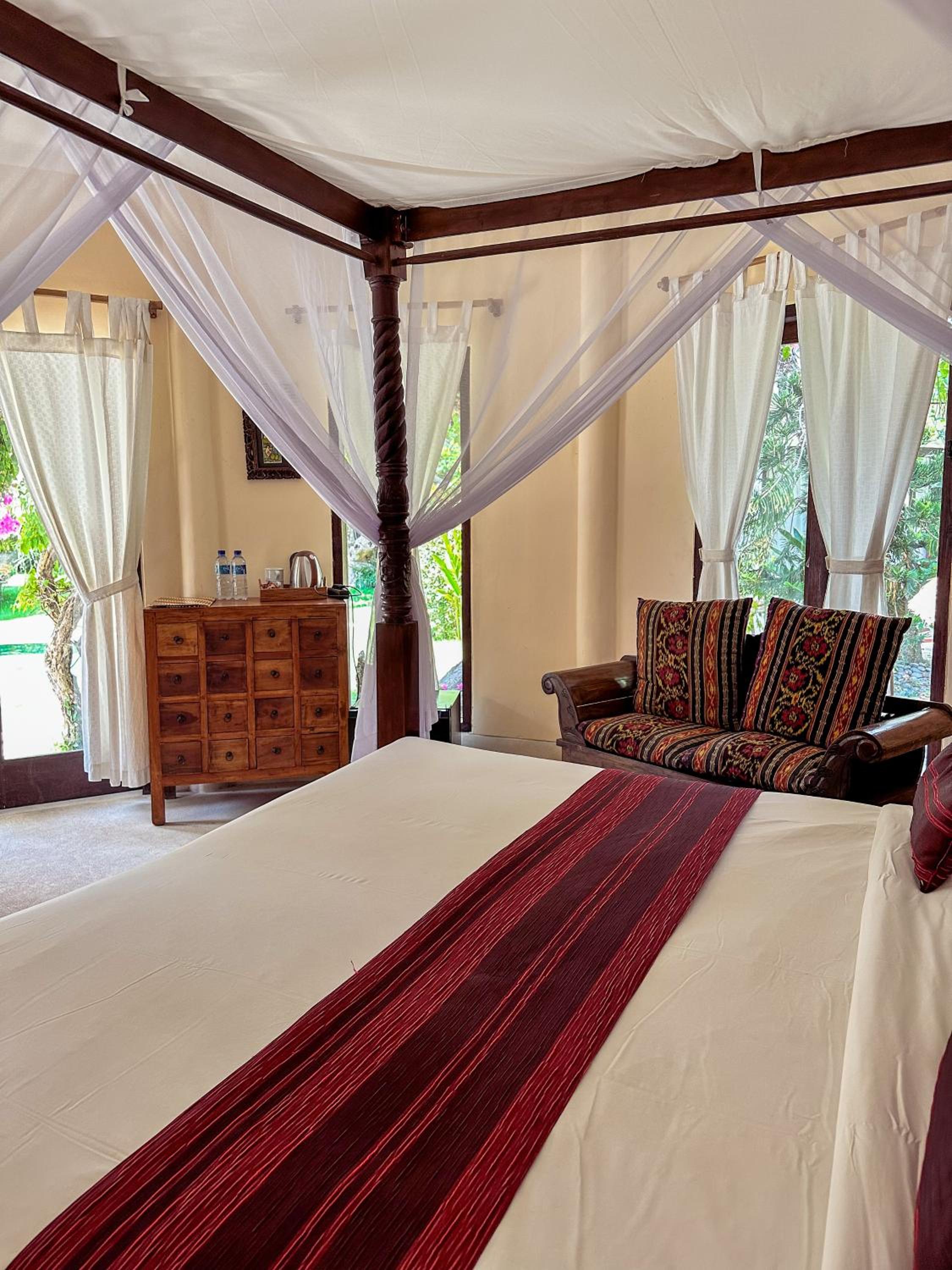 Double Room with Pool View or Garden View - Photo 23