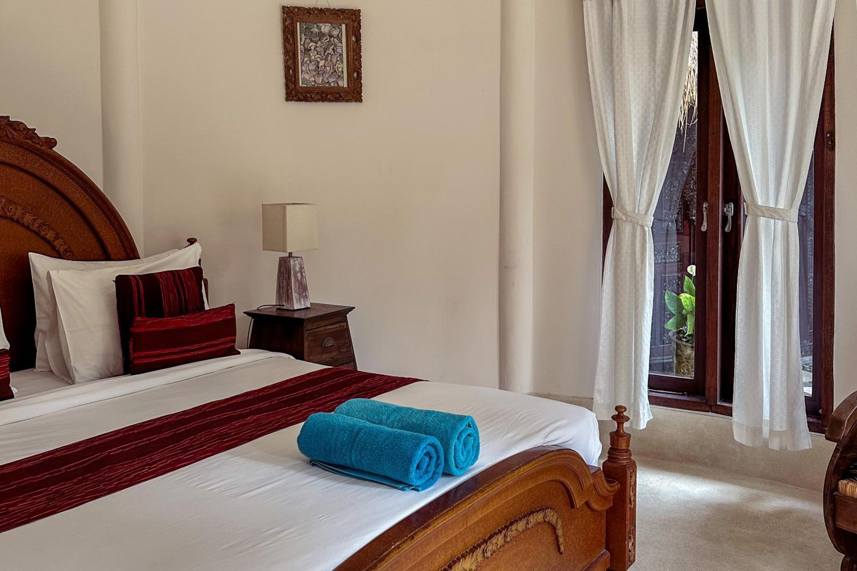 Double Room with Pool View or Garden View - Photo 9