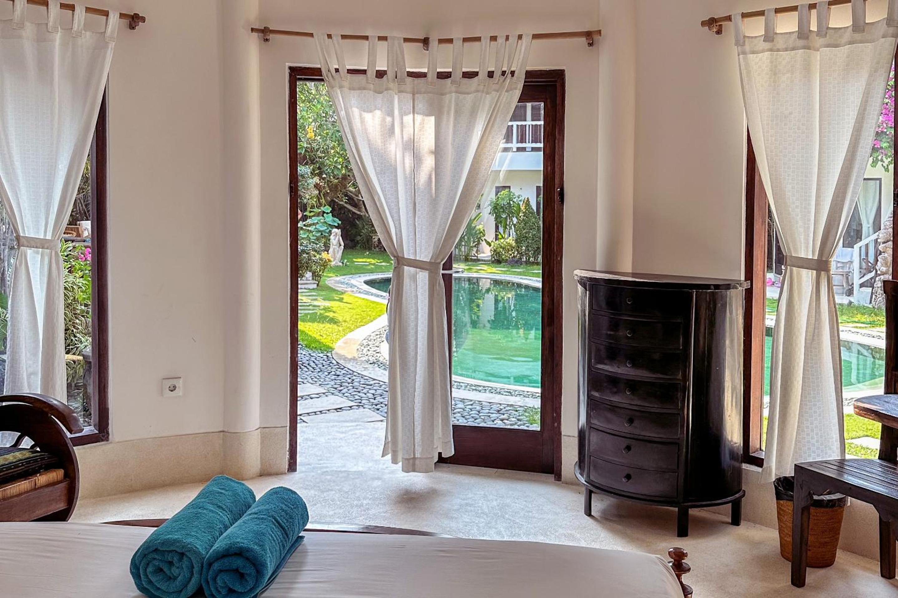 Double Room with Pool View or Garden View - Photo 8