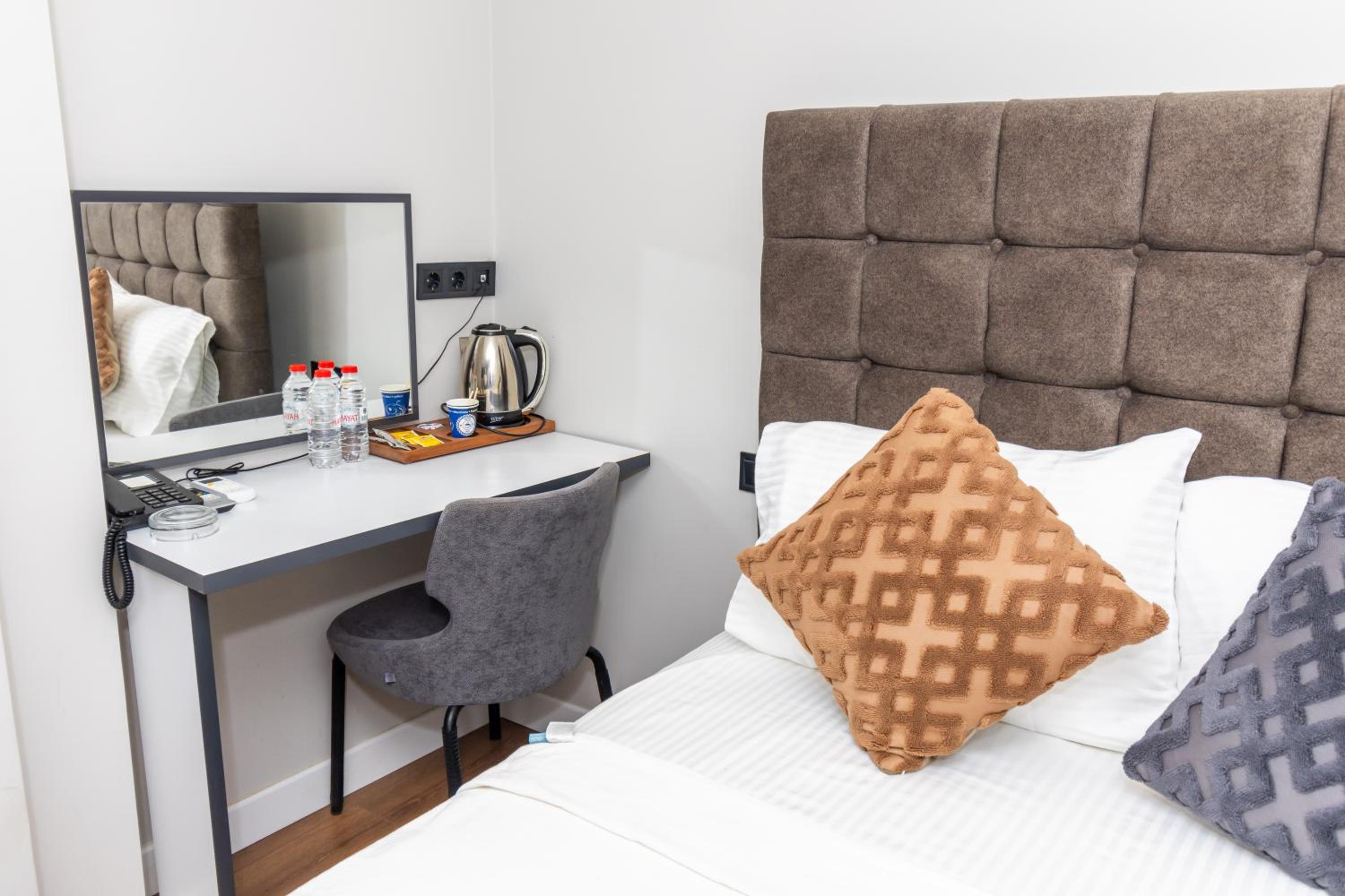 Standard Double Room photo 3