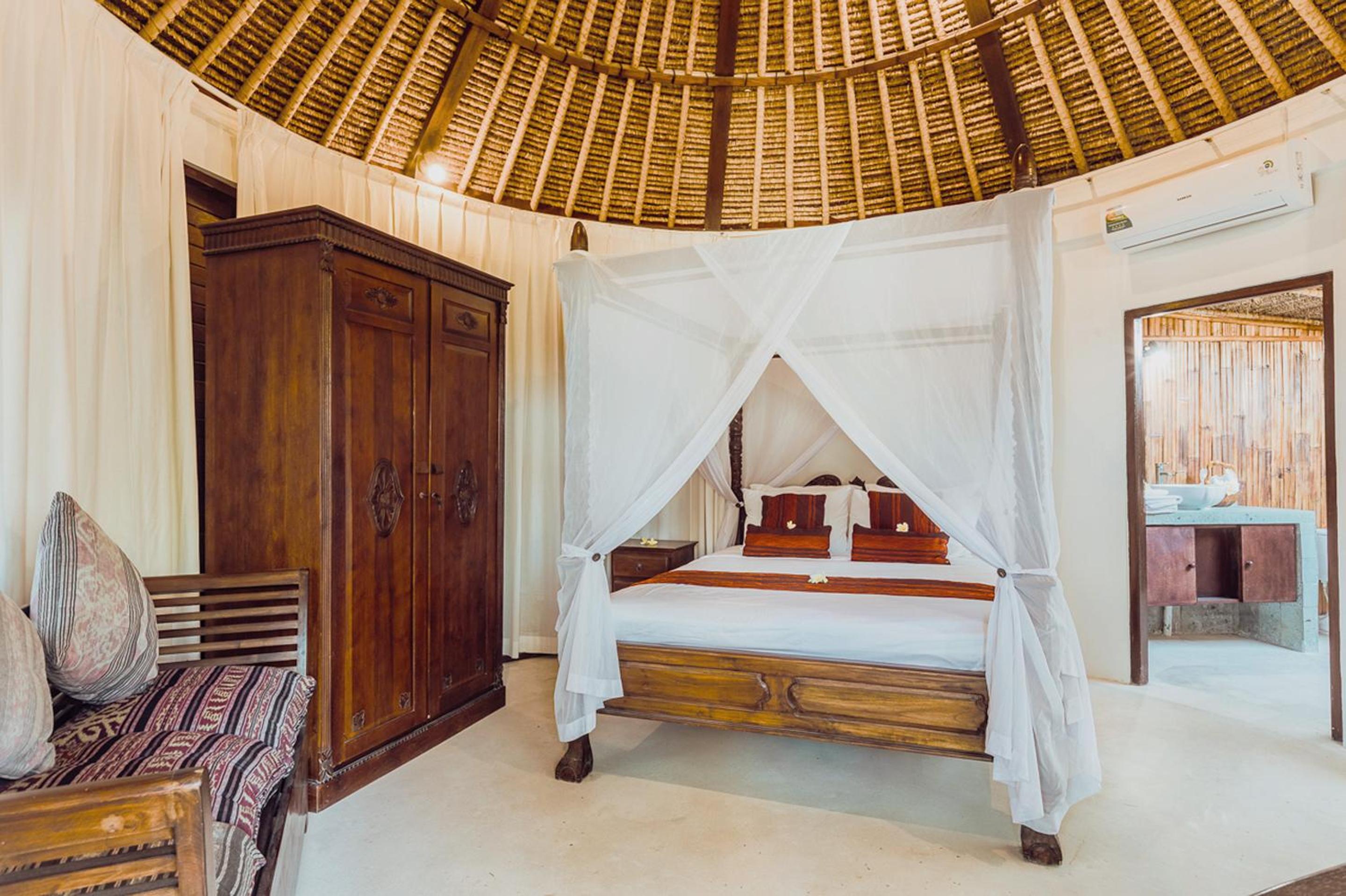 Double Room with Balcony and Pool View or Garden View - Photo 1