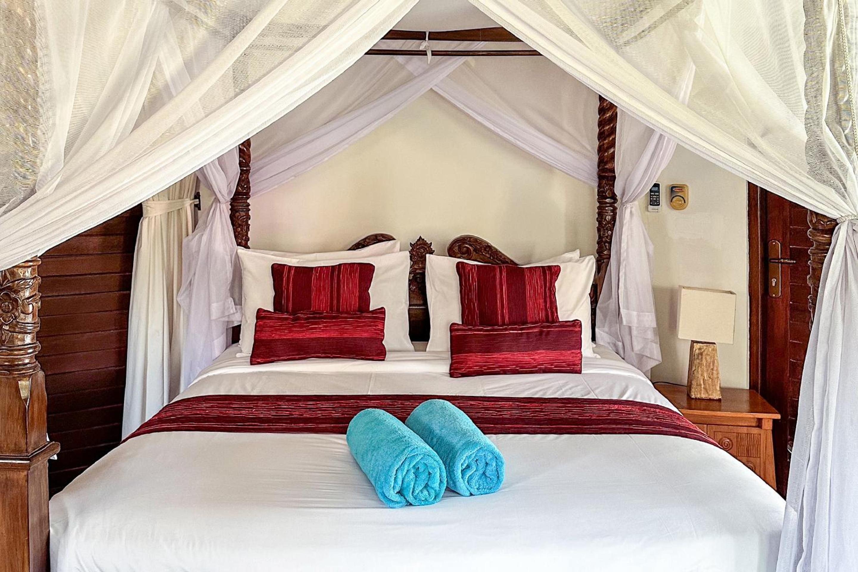 Double Room with Balcony and Pool View or Garden View - Photo 5