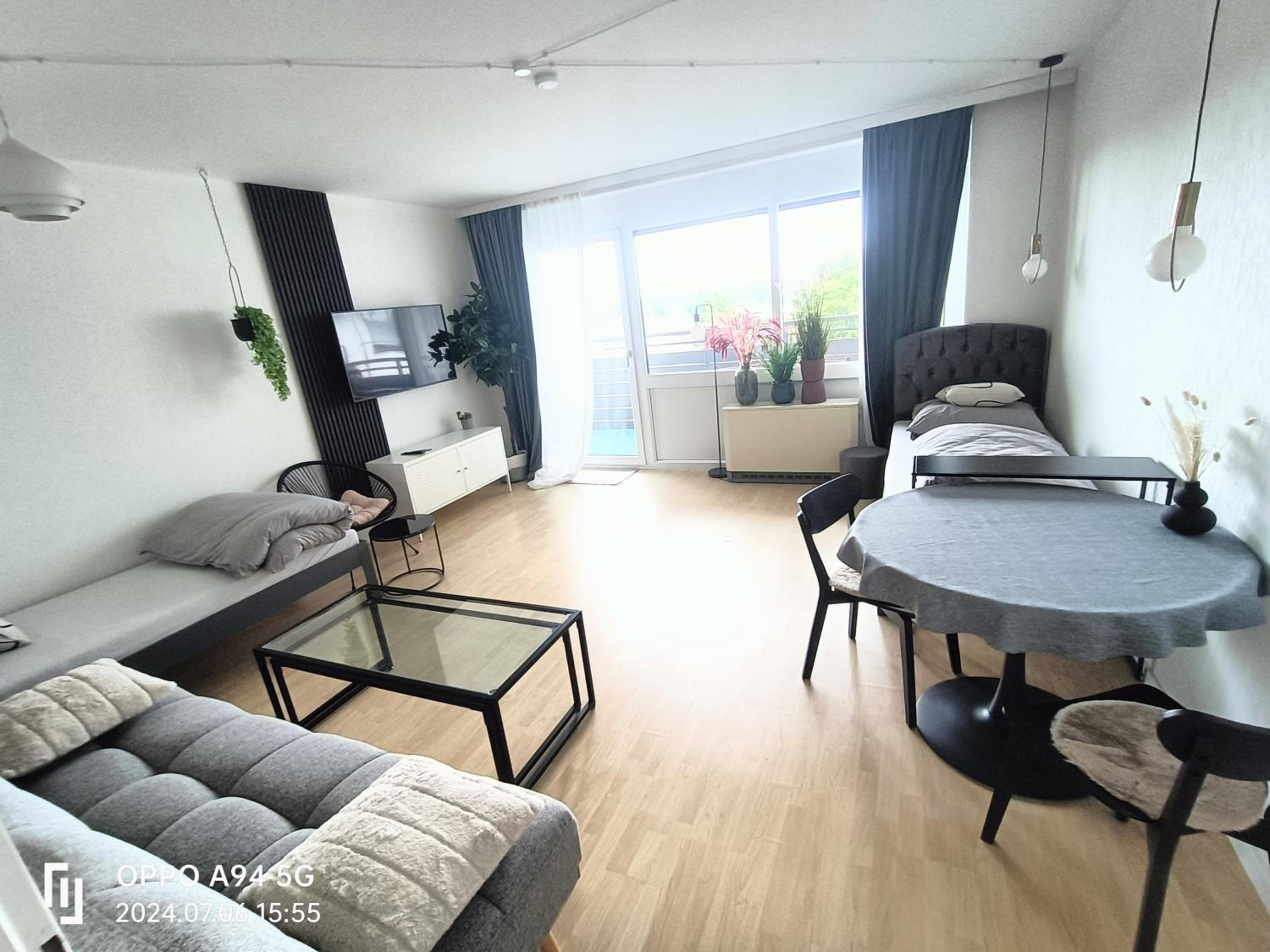 Apartment with Balcony photo 3