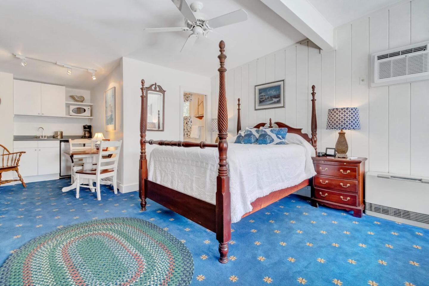 Queen Studio - Winstead Inn