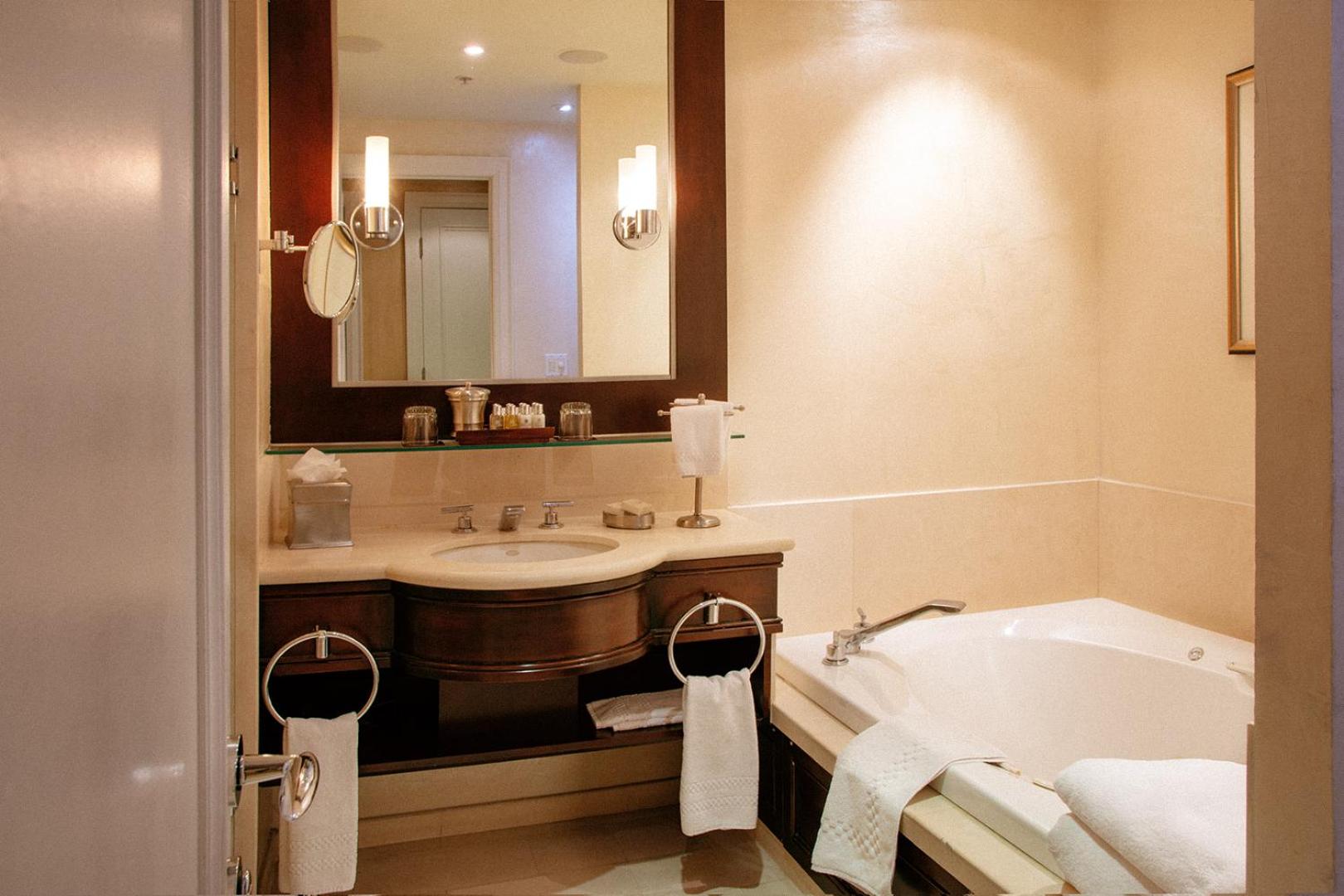 Yorkville Suite - Photo 4