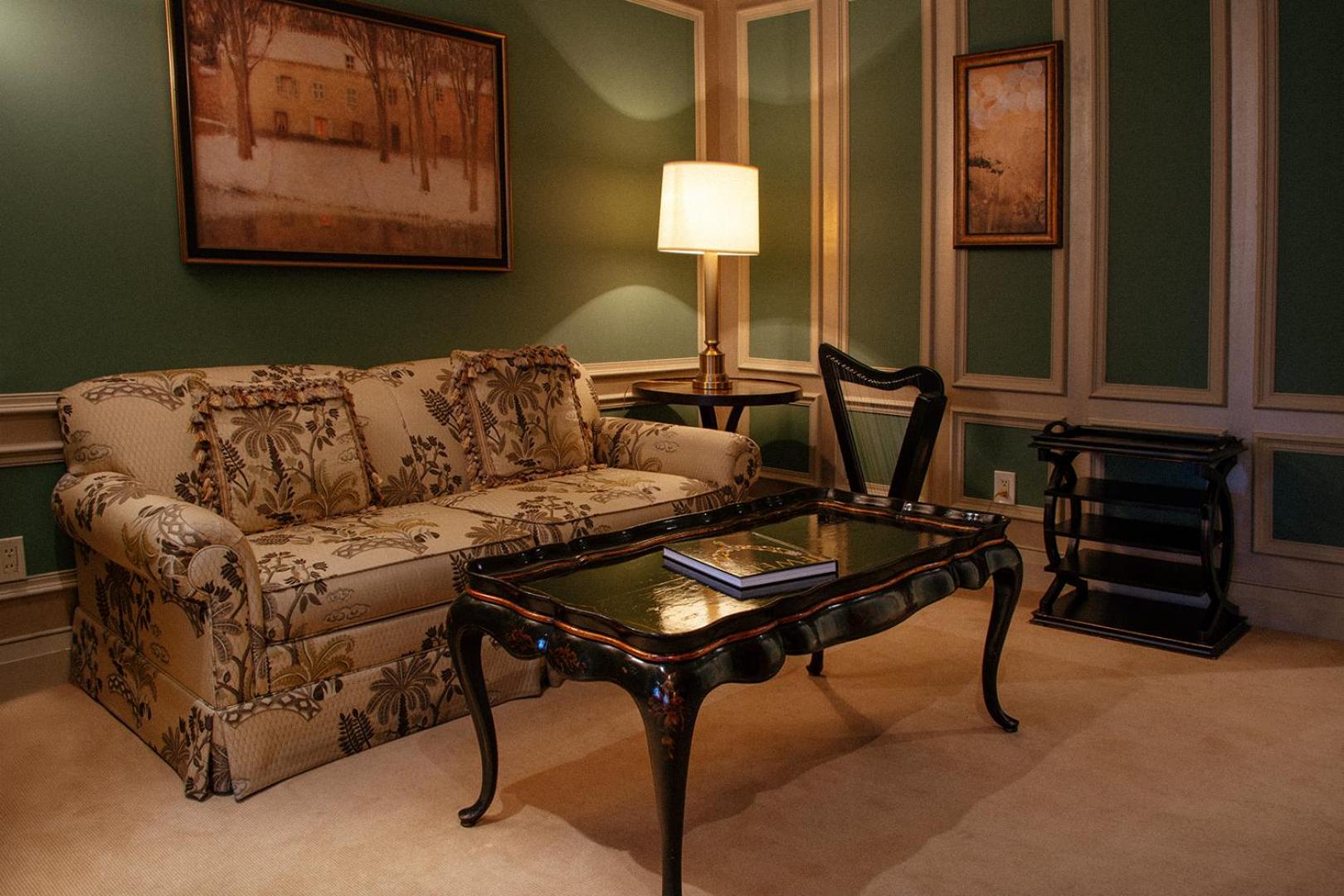 Yorkville Suite - Photo 2