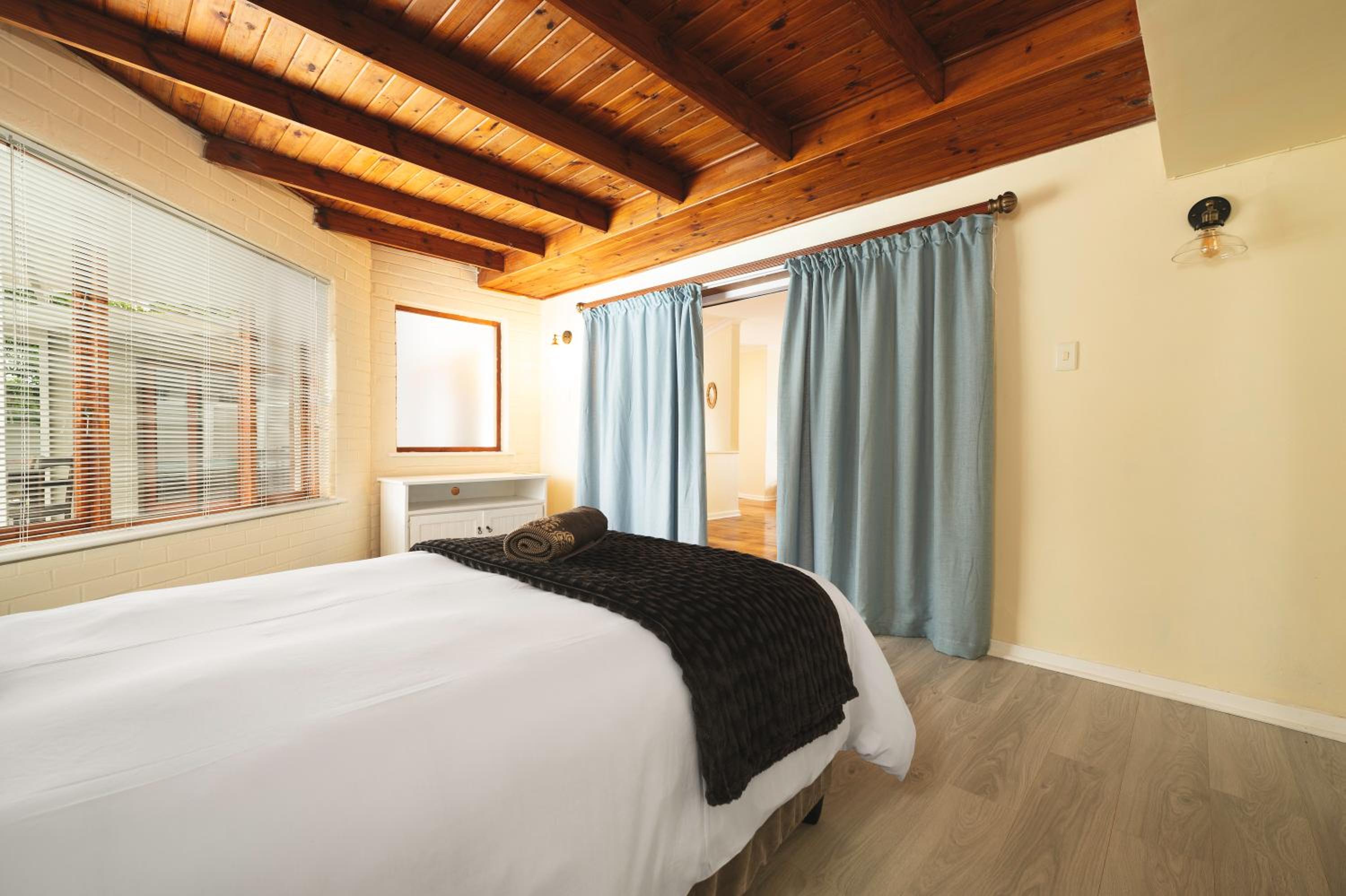 One-Bedroom House photo 2
