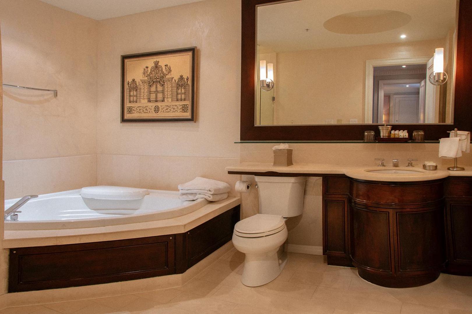 Sultan One-Bedroom Suite - Photo 4