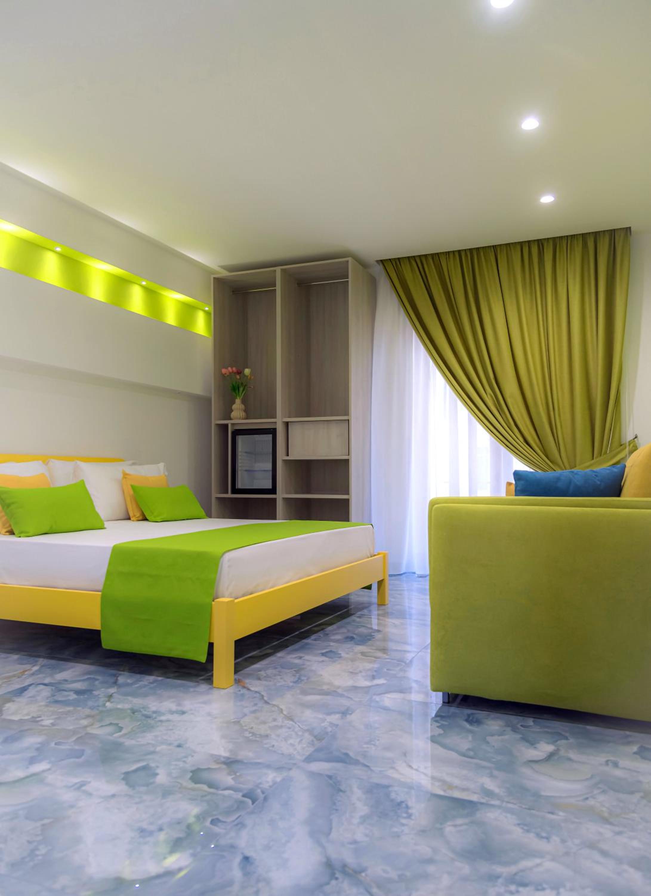Family Room with Terrace photo 1