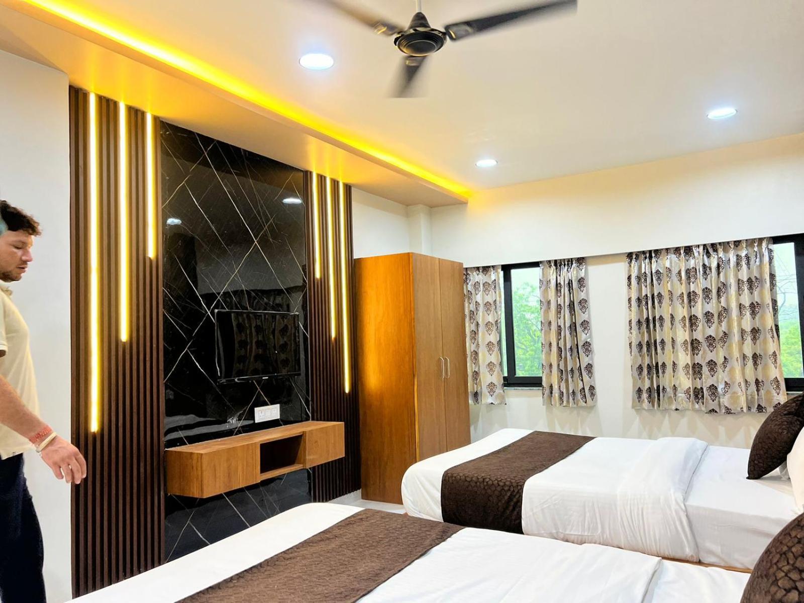 Family Room photo 3