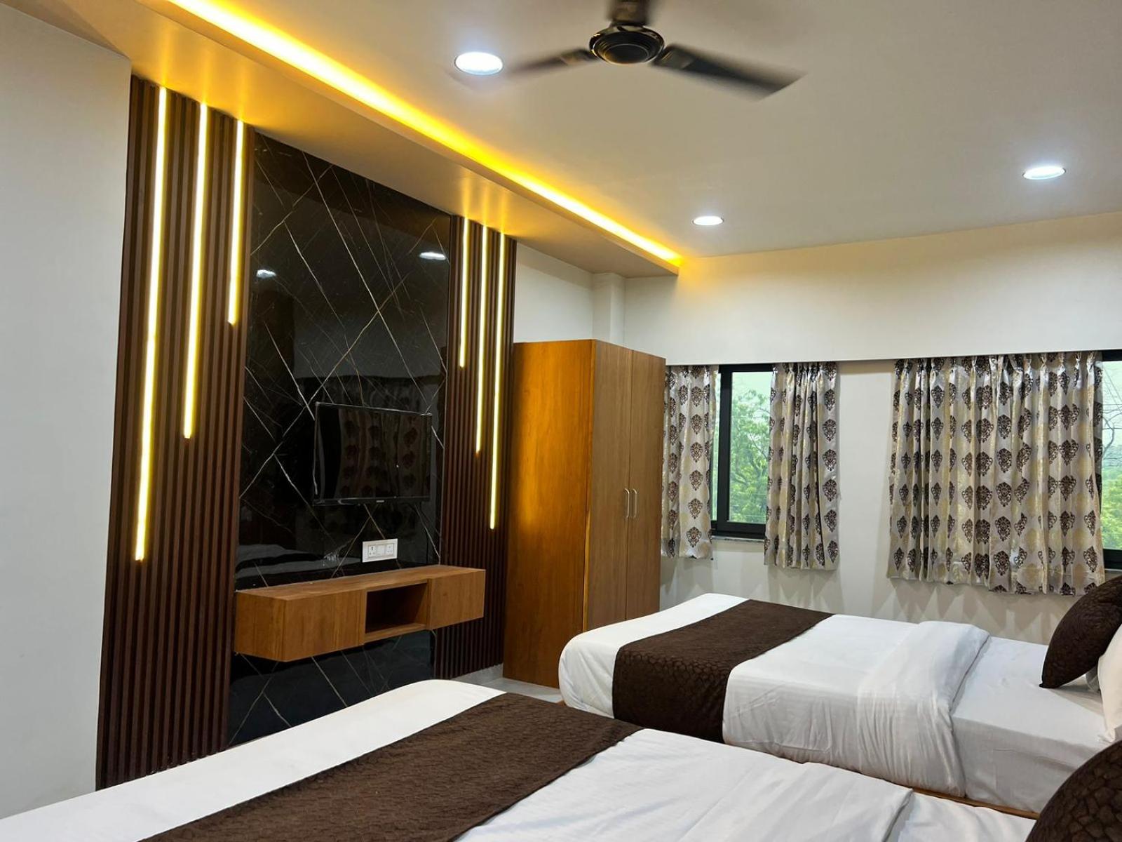Family Room photo 1