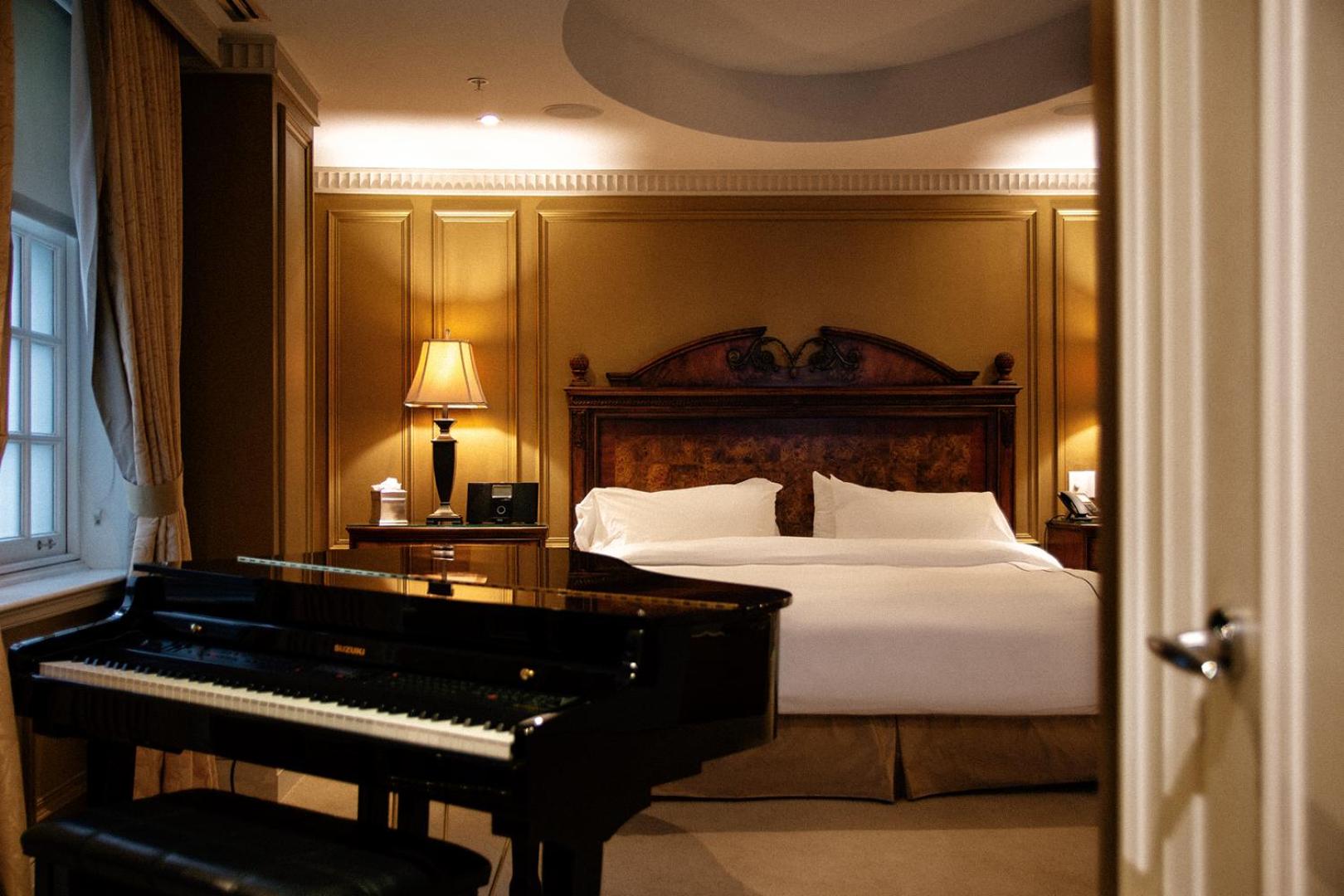 Windsor Suite - Photo 2