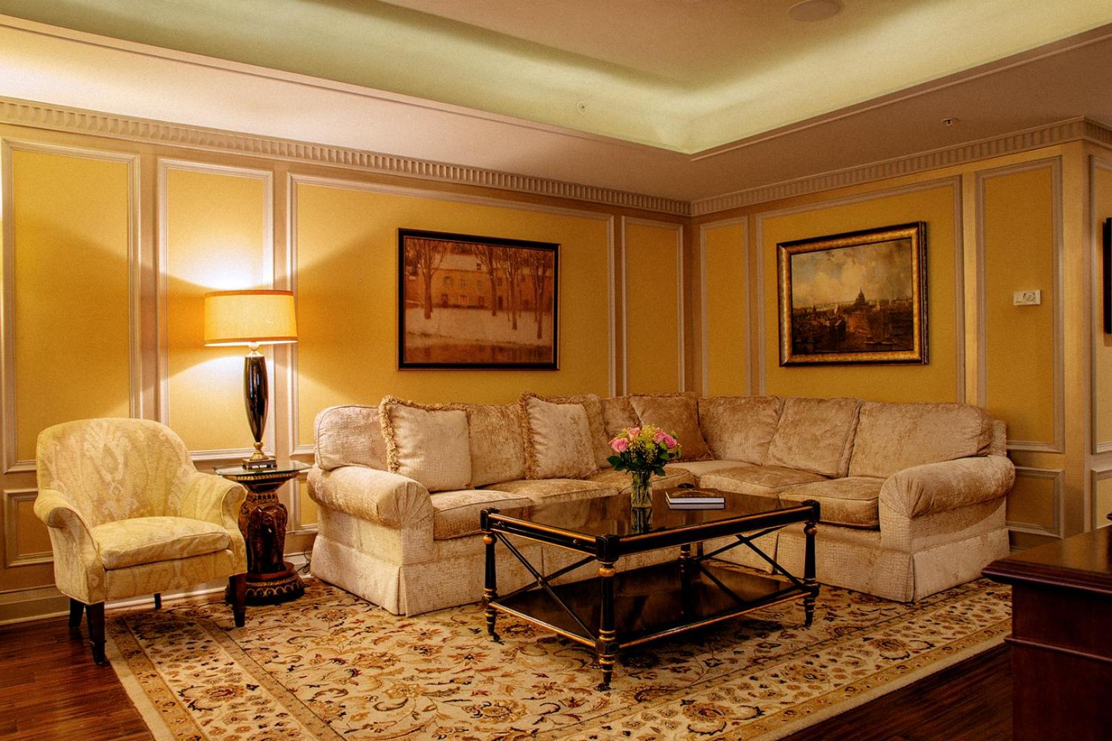 Windsor Suite - Photo 1