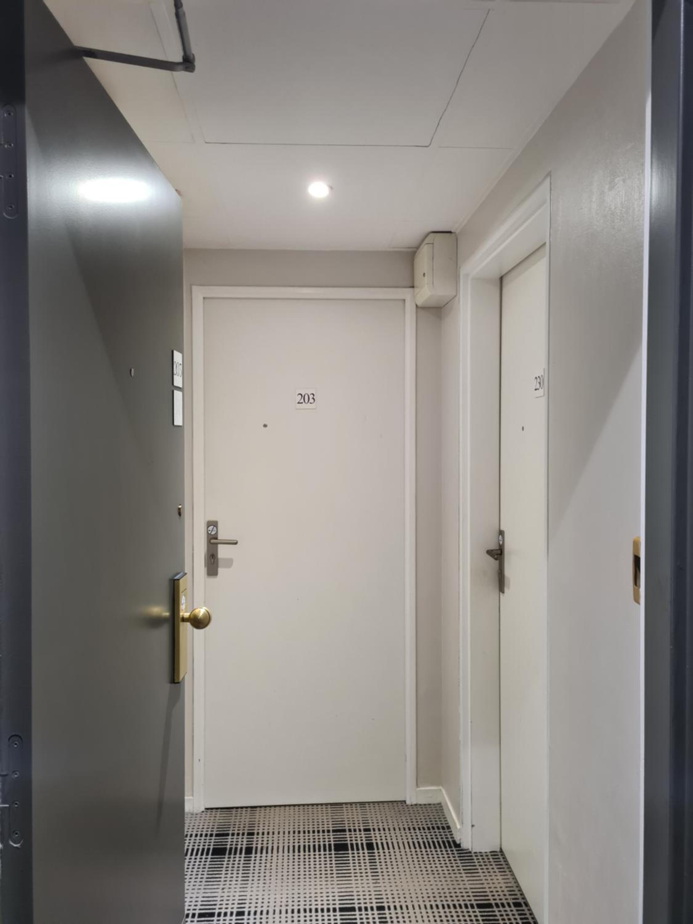 Family Suite with 2 connecting rooms photo 2