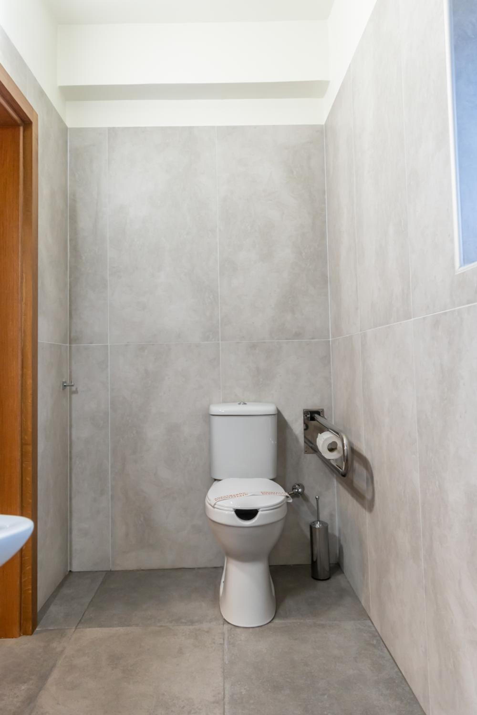 Double Room - Disability Access photo 2
