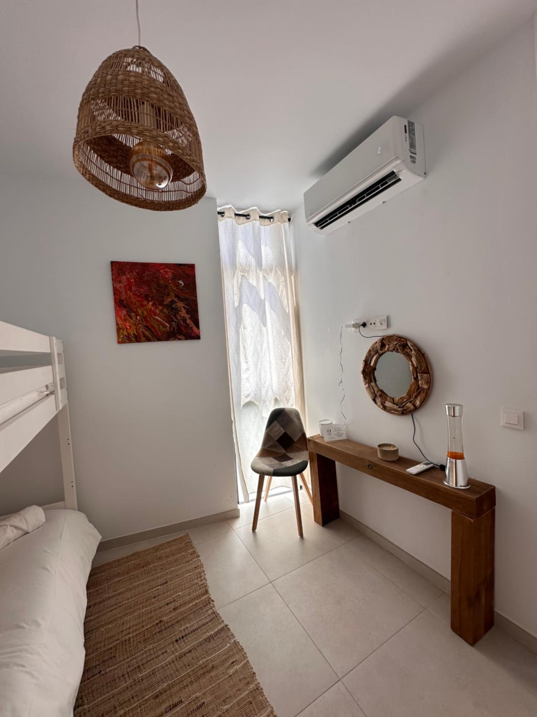 Single Room with Shared Bathroom photo 3