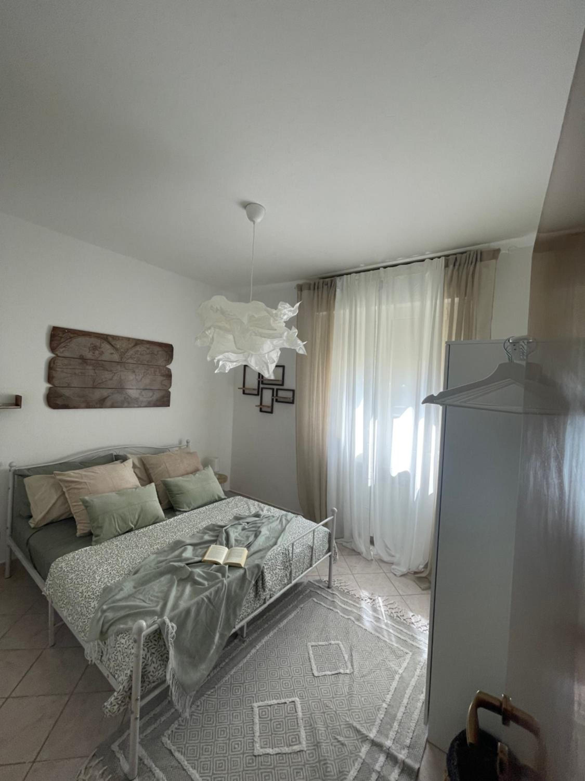 One-Bedroom Apartment - Non-Smoking