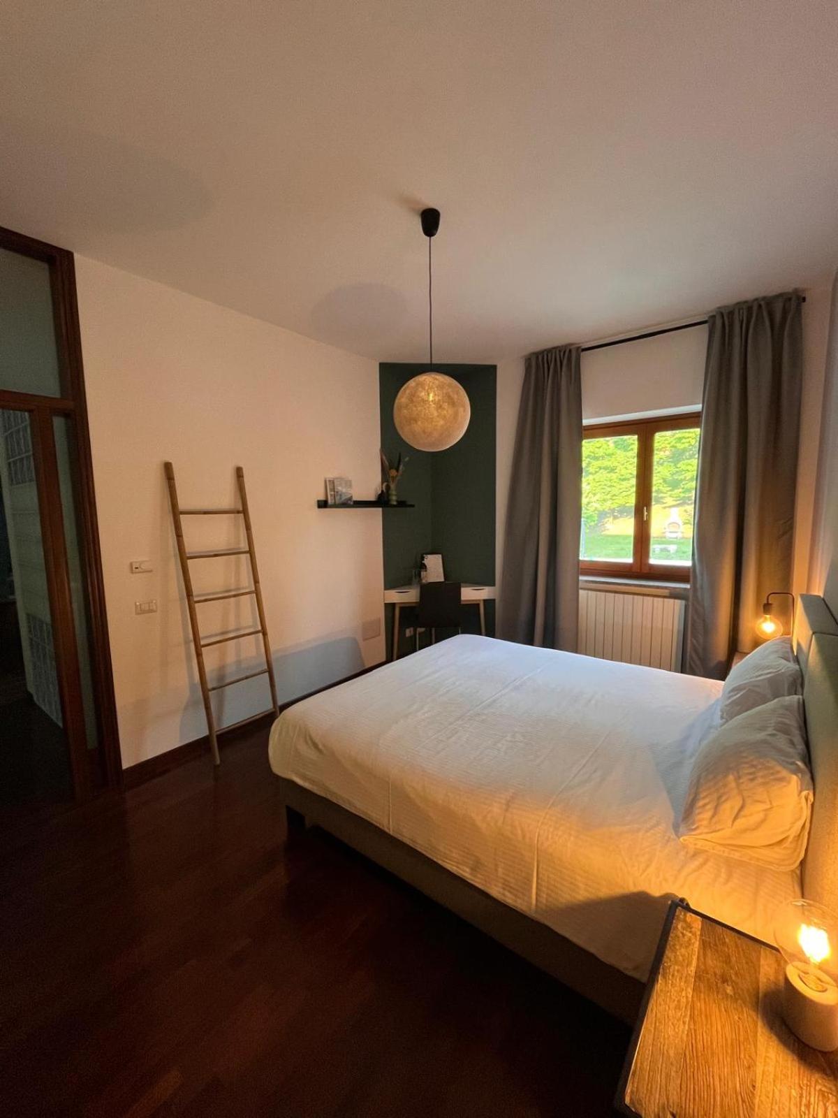 Deluxe Queen Room with Two Queen Beds photo 3