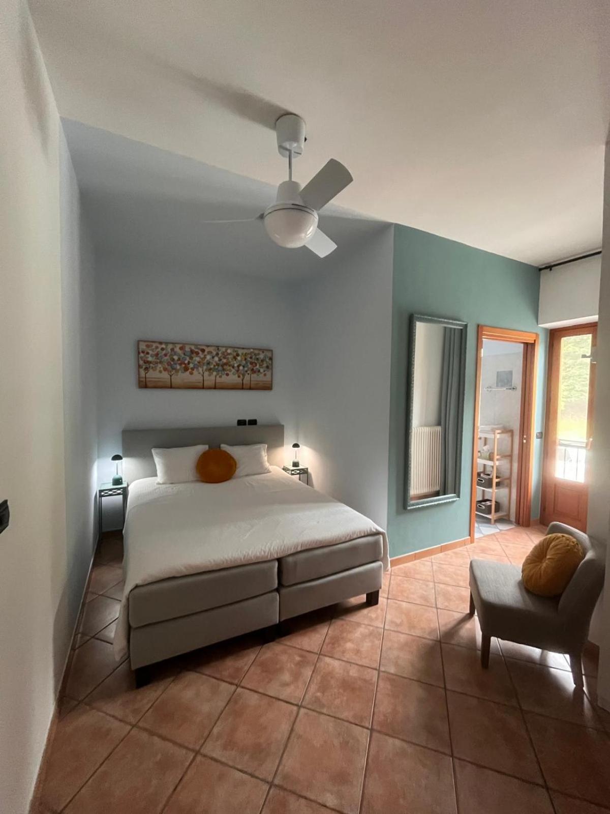 Large Double Room photo 1
