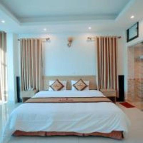 Deluxe King Room photo 2