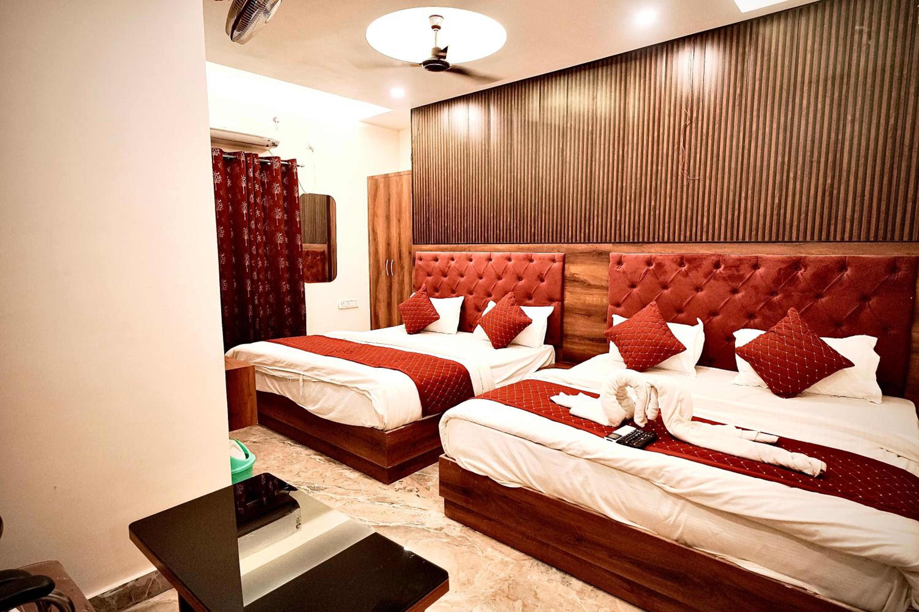 Deluxe Family Suite