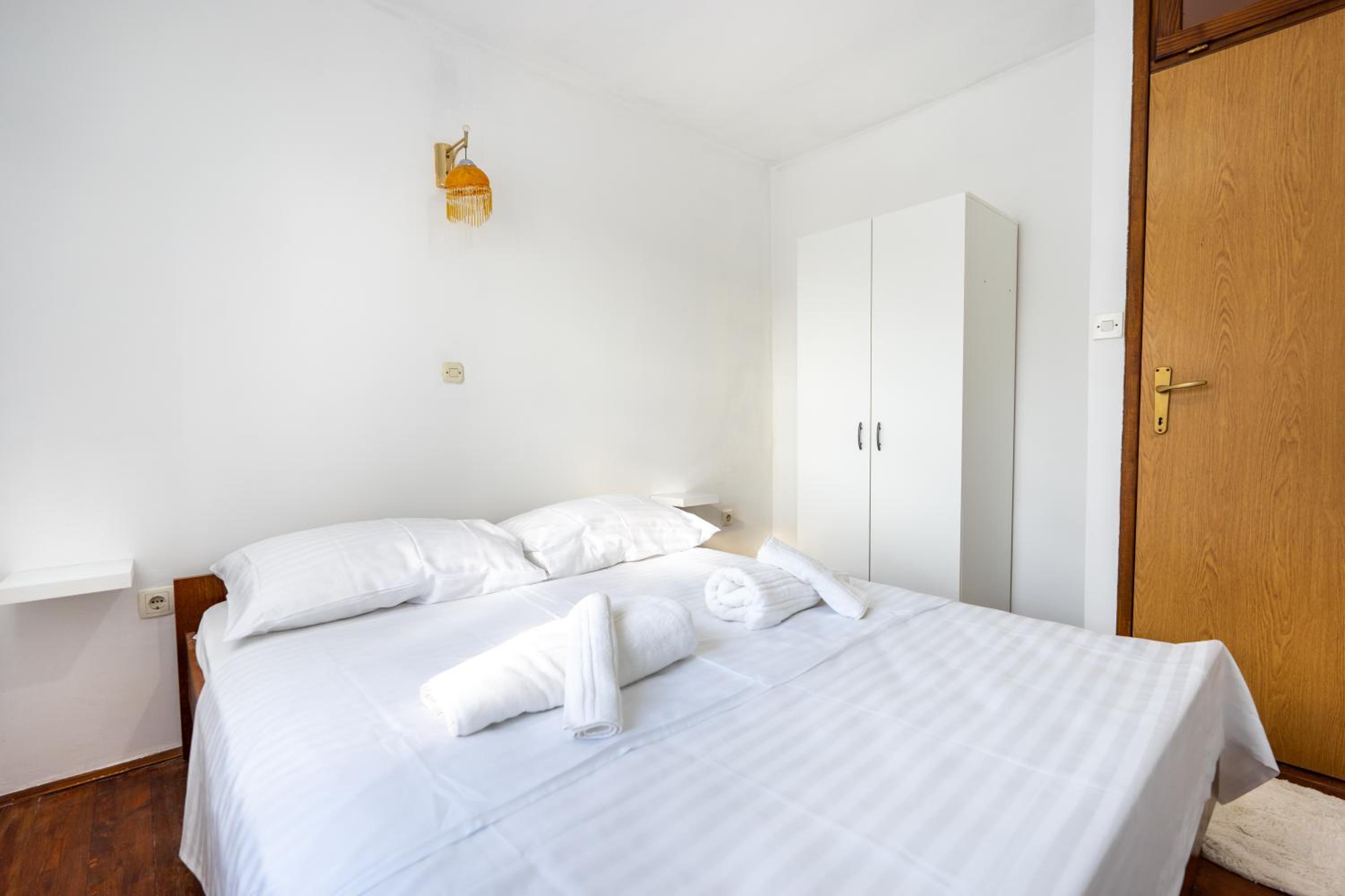 One-Bedroom House photo 1