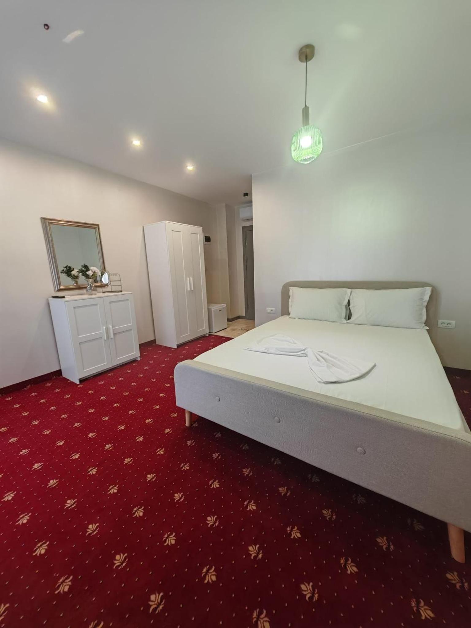 Deluxe Double Room With Extra Bed