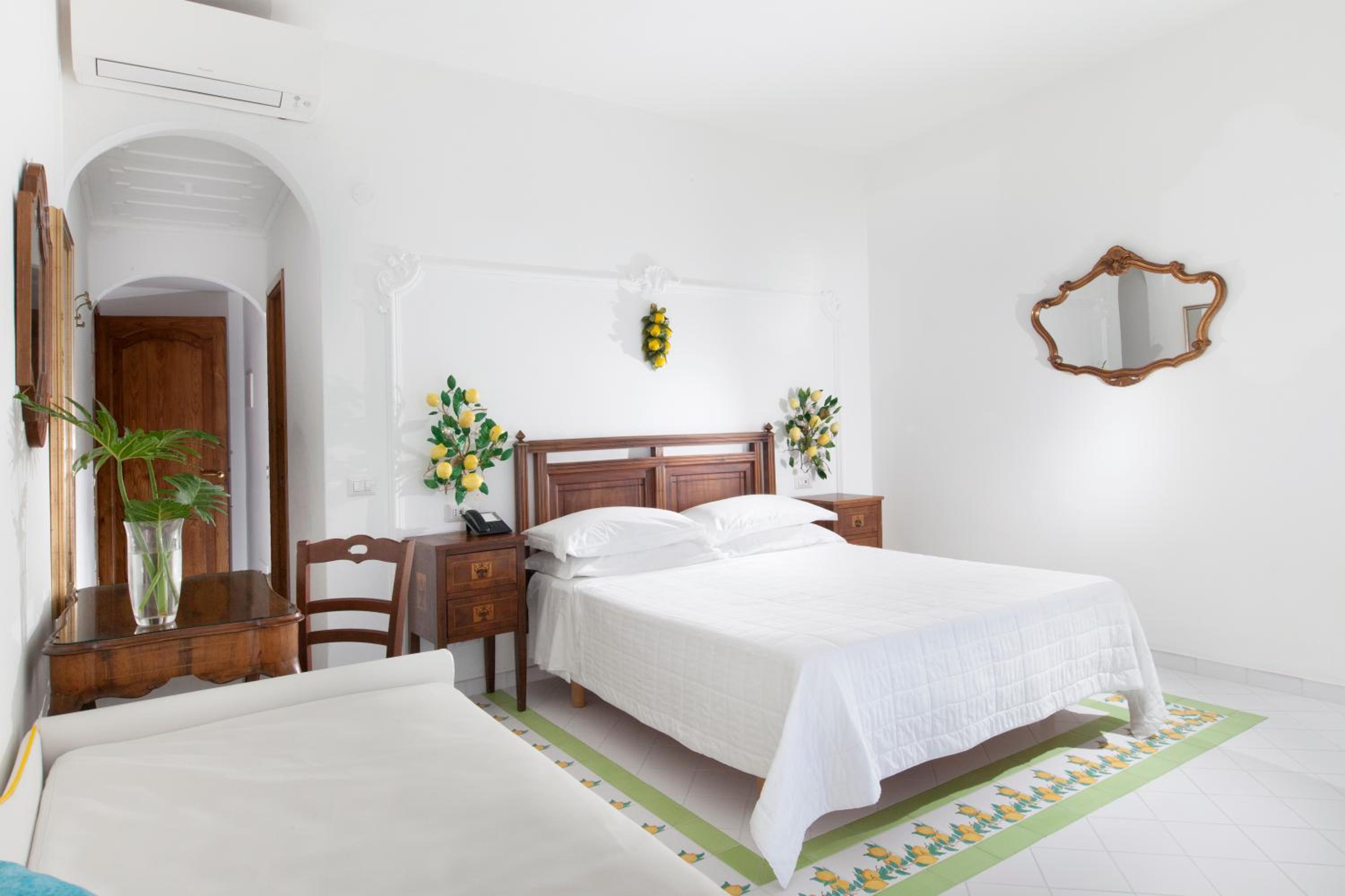 Standard Double Room with Sea View - Photo 5
