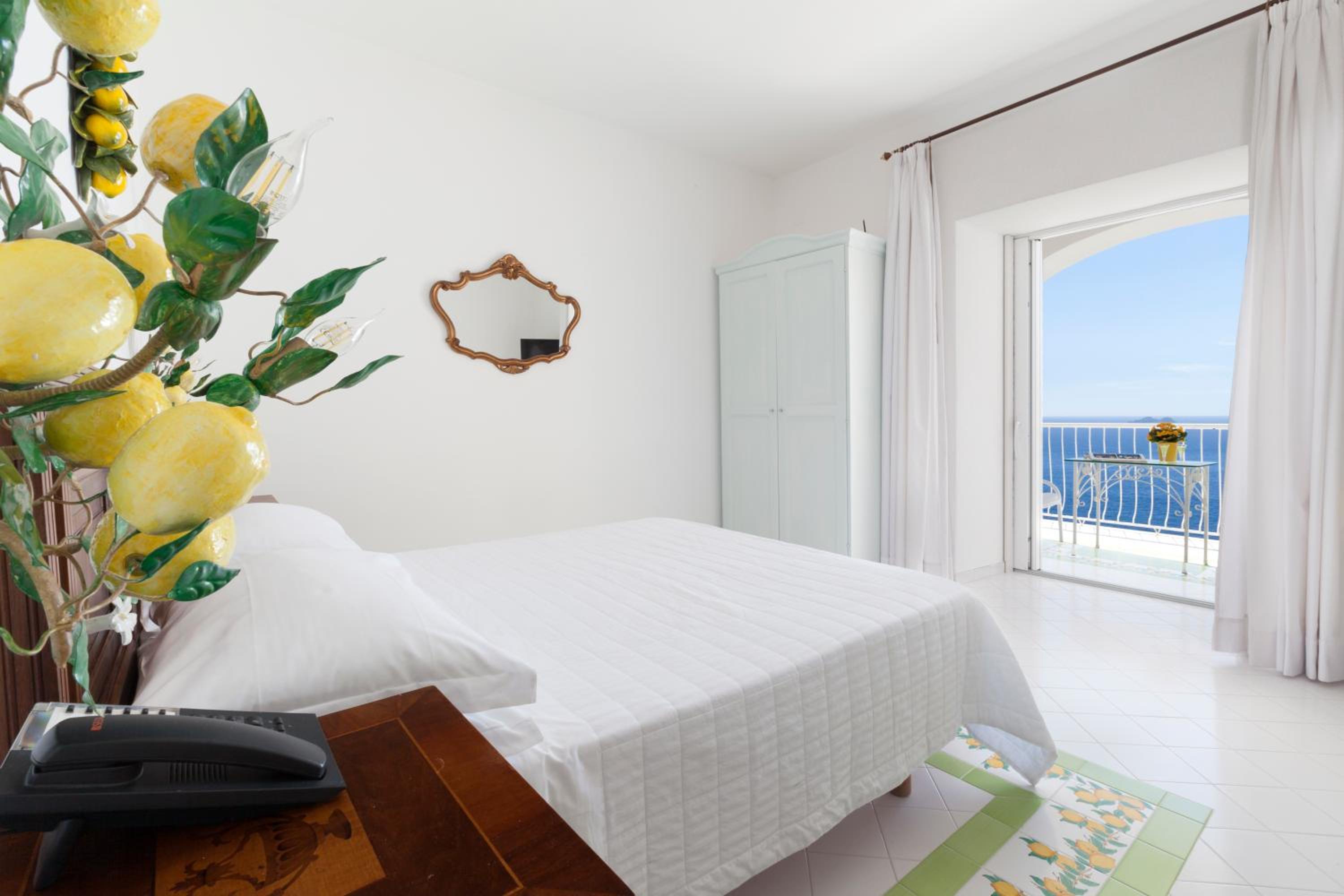 Standard Double Room with Sea View - Photo 6