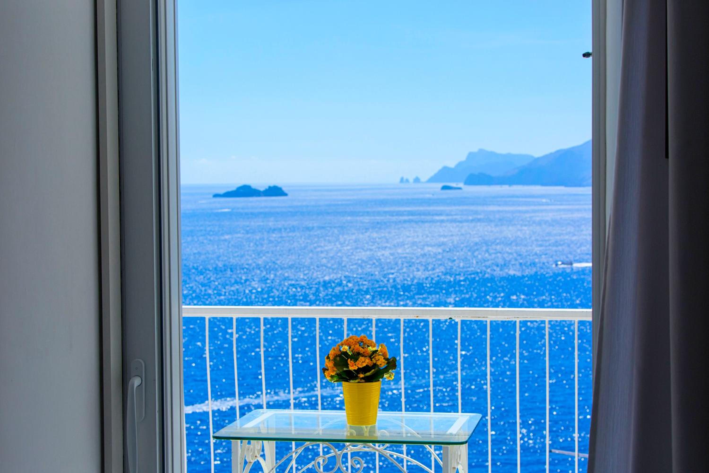 Standard Double Room with Sea View - Photo 8