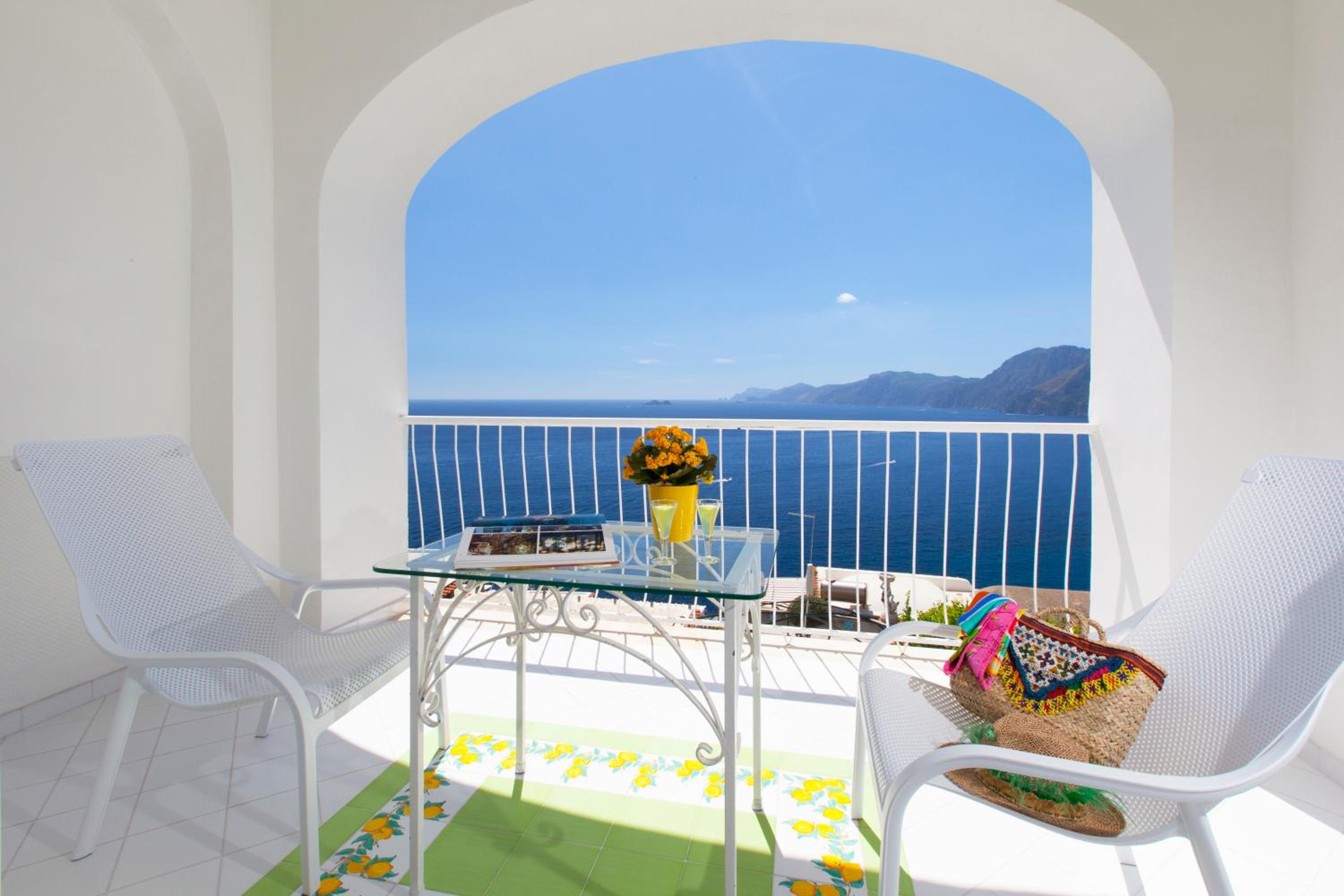 Standard Double Room with Sea View - Photo 4
