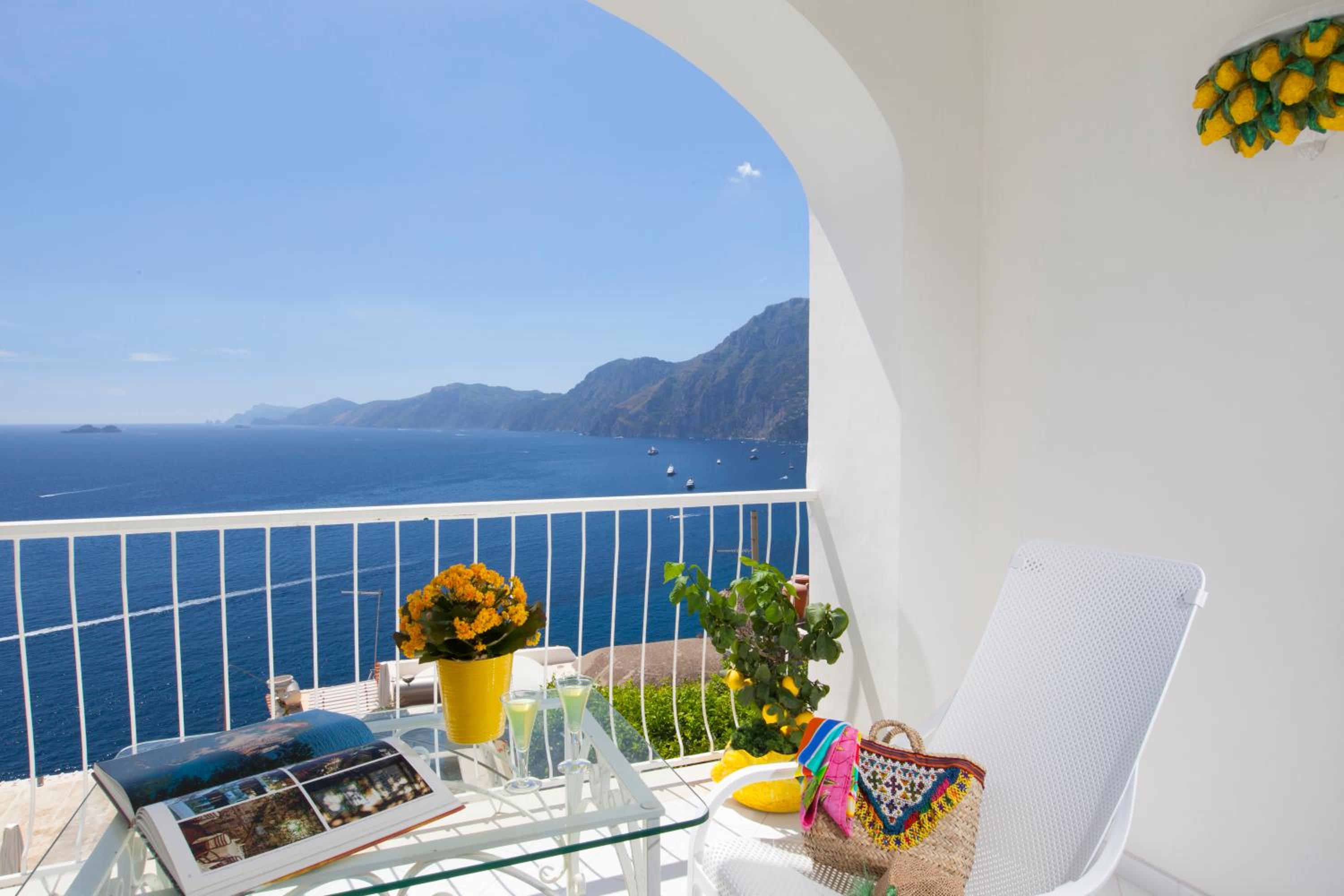 Standard Double Room with Sea View - Photo 3