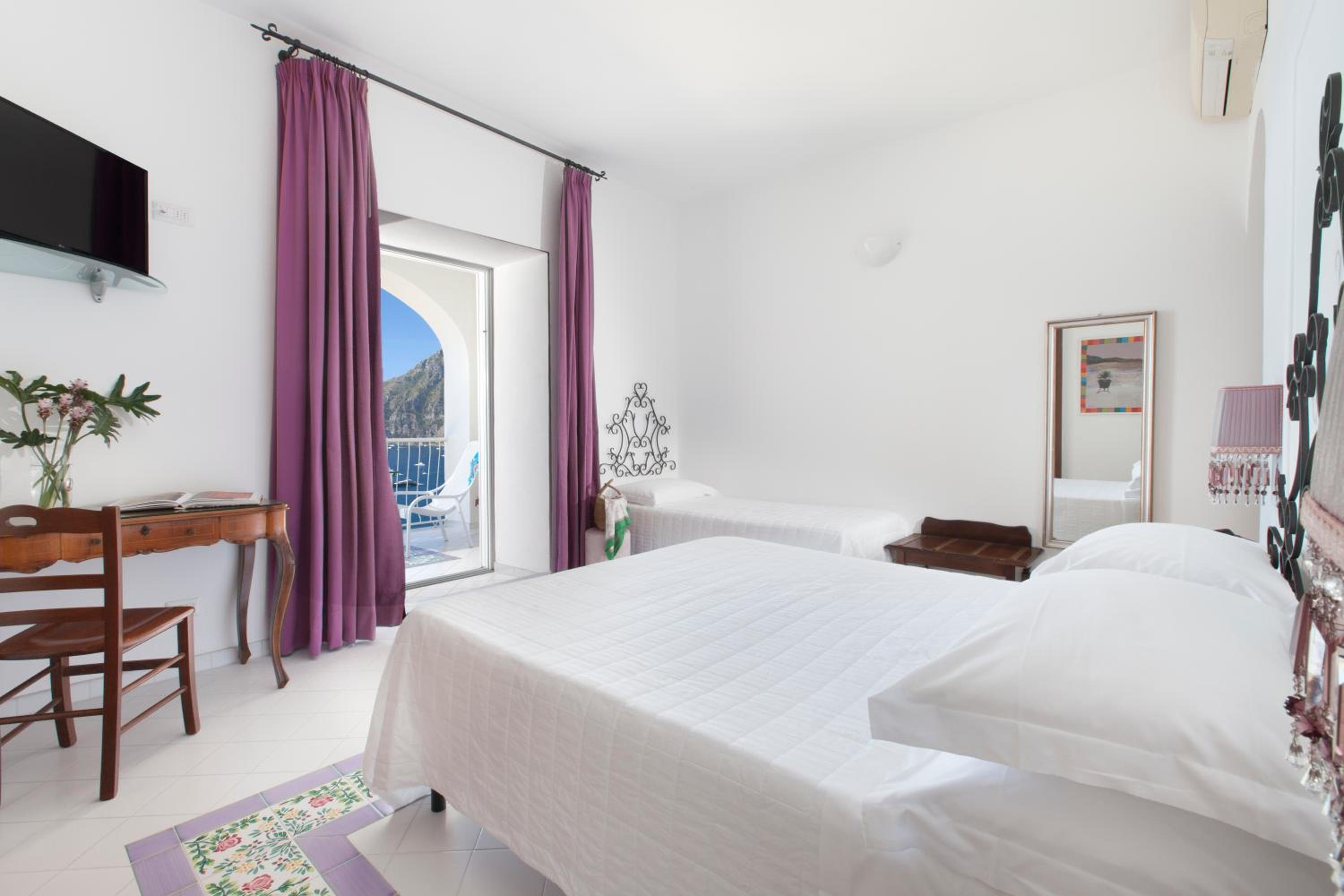 Triple Room with Sea View - Photo 6