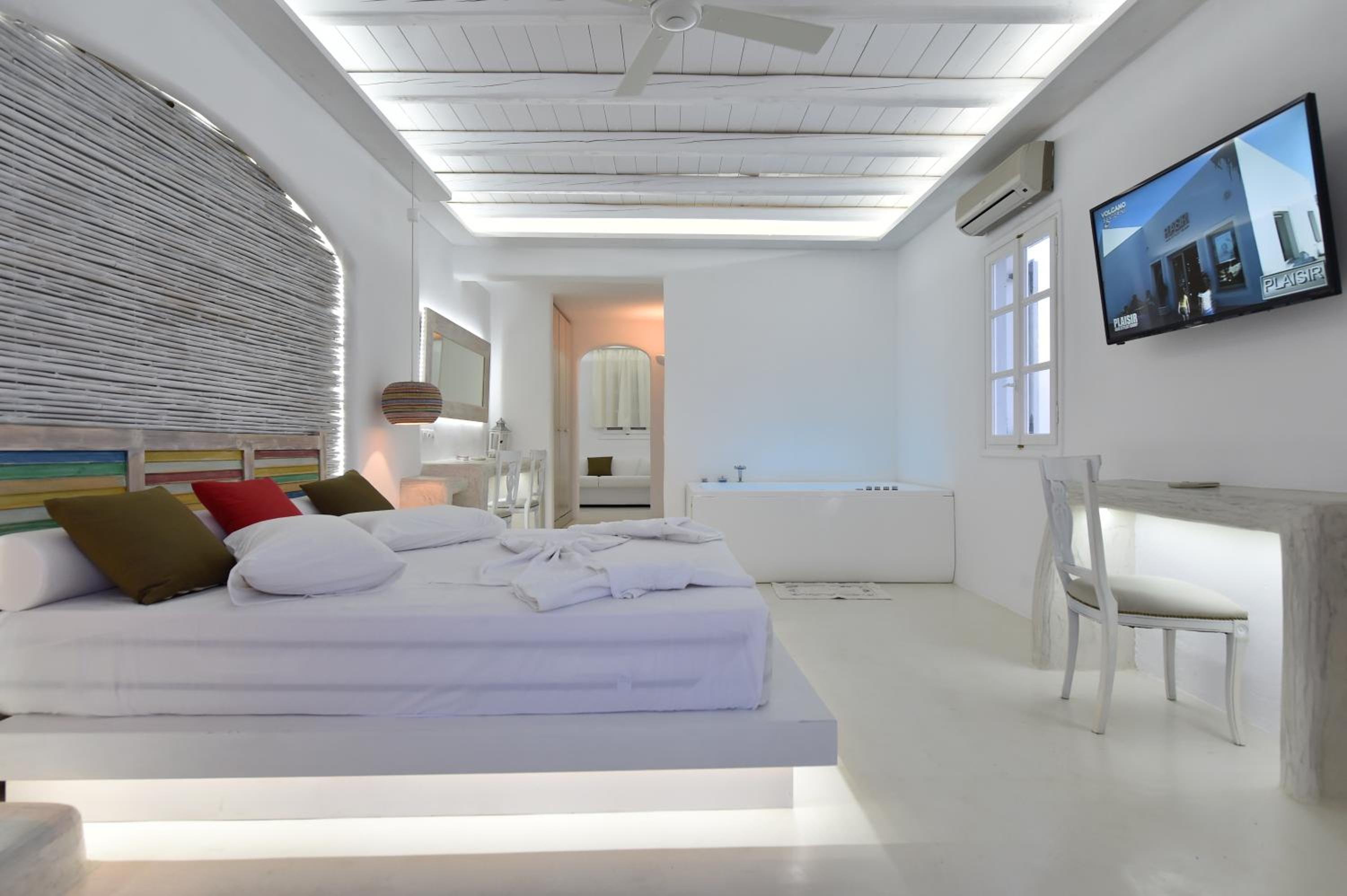 Superior Suite - Photo 4