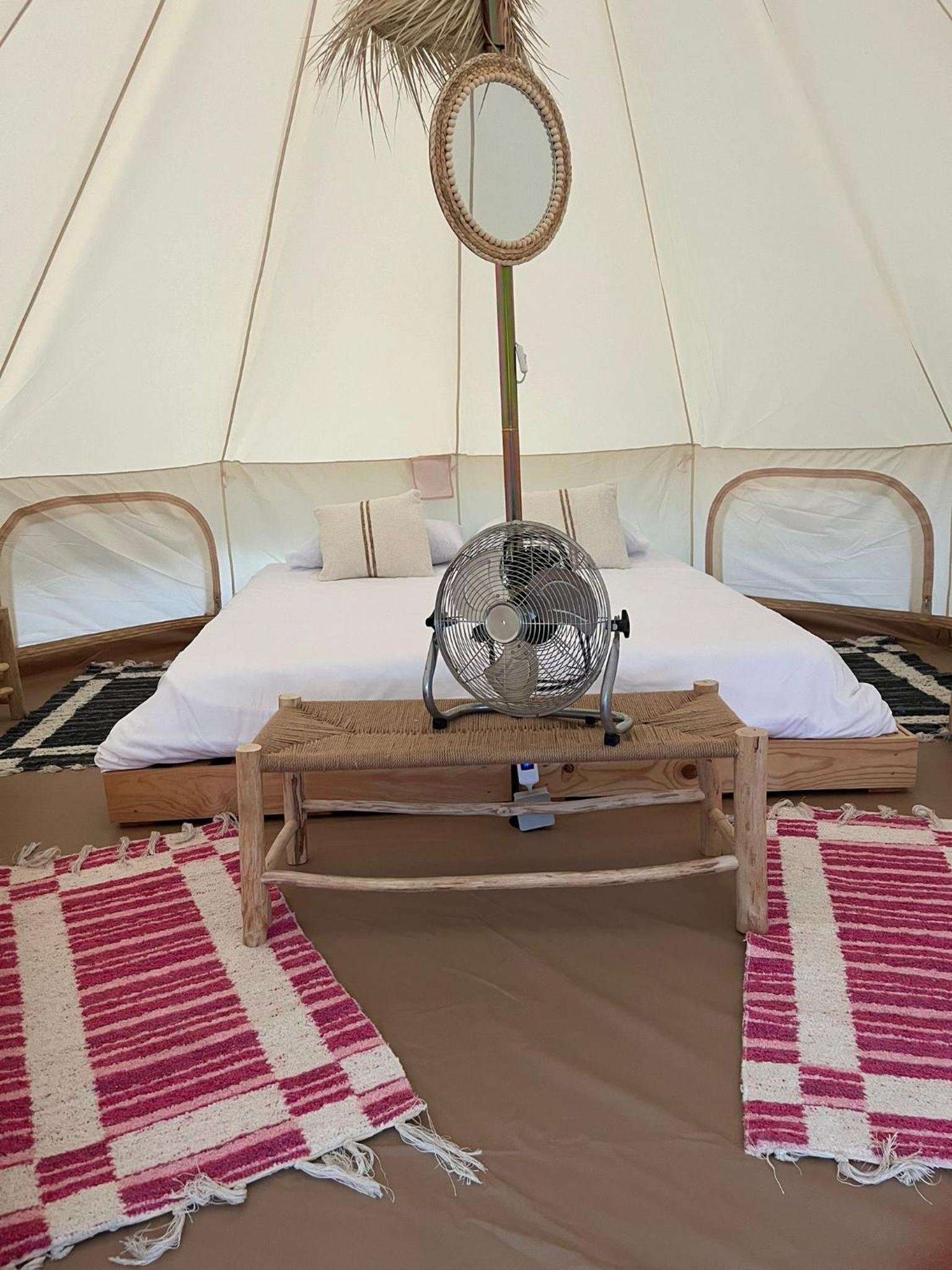 Tent - Photo 2