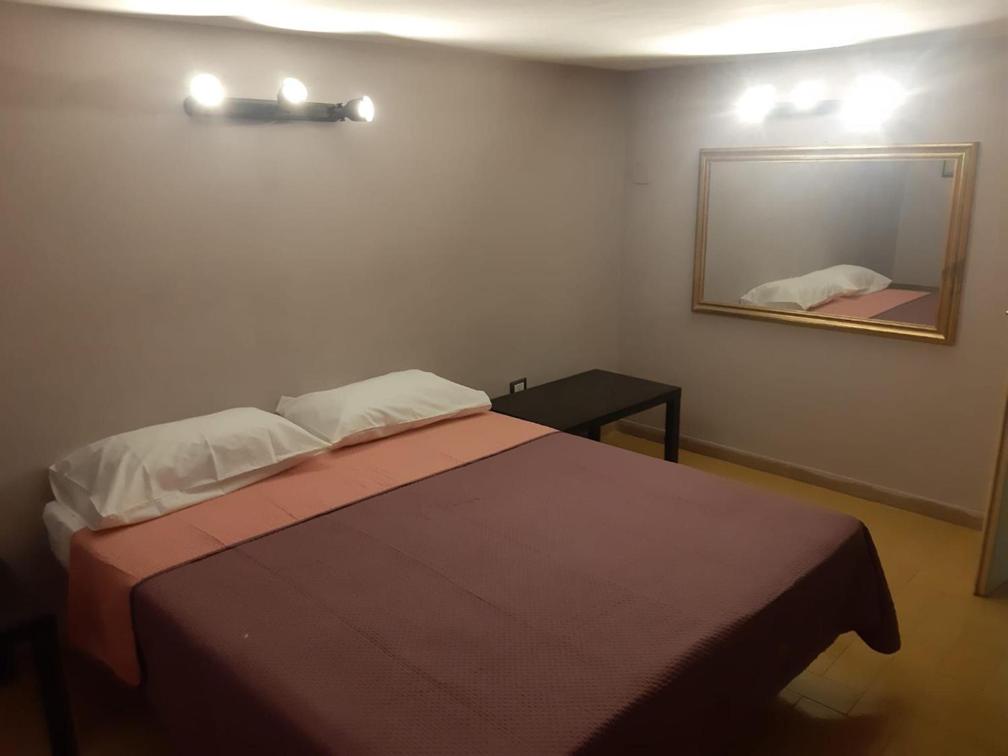 Basic Triple Room with Shared Bathroom photo 2
